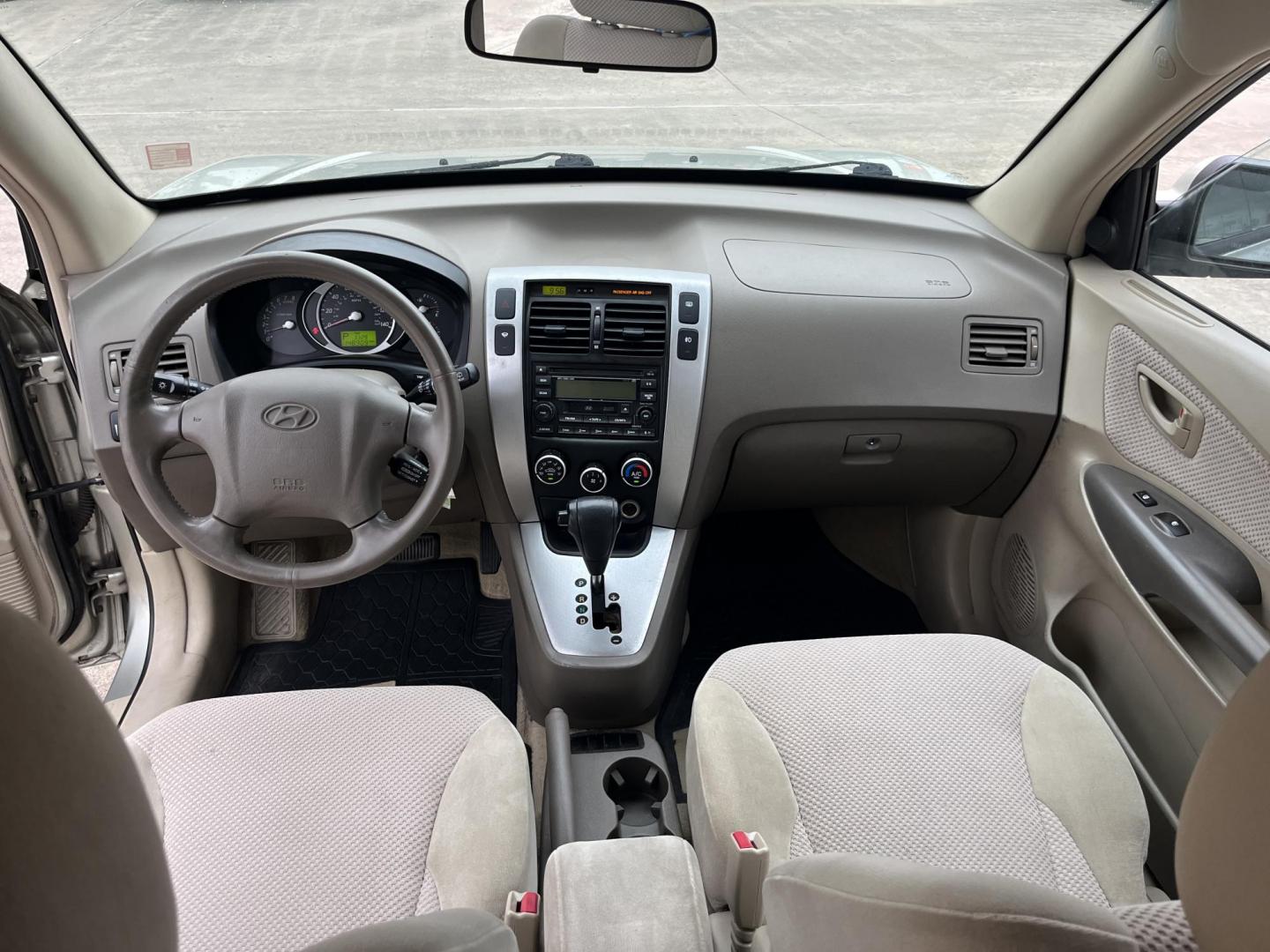 2006 Beige /Tan Hyundai Tucson GLS 2.7 2WD (KM8JN12D66U) with an 2.6L V6 DOHC 24V engine, 4-Speed Automatic Overdrive transmission, located at 14700 Tomball Parkway 249, Houston, TX, 77086, (281) 444-2200, 29.928619, -95.504074 - Photo#10