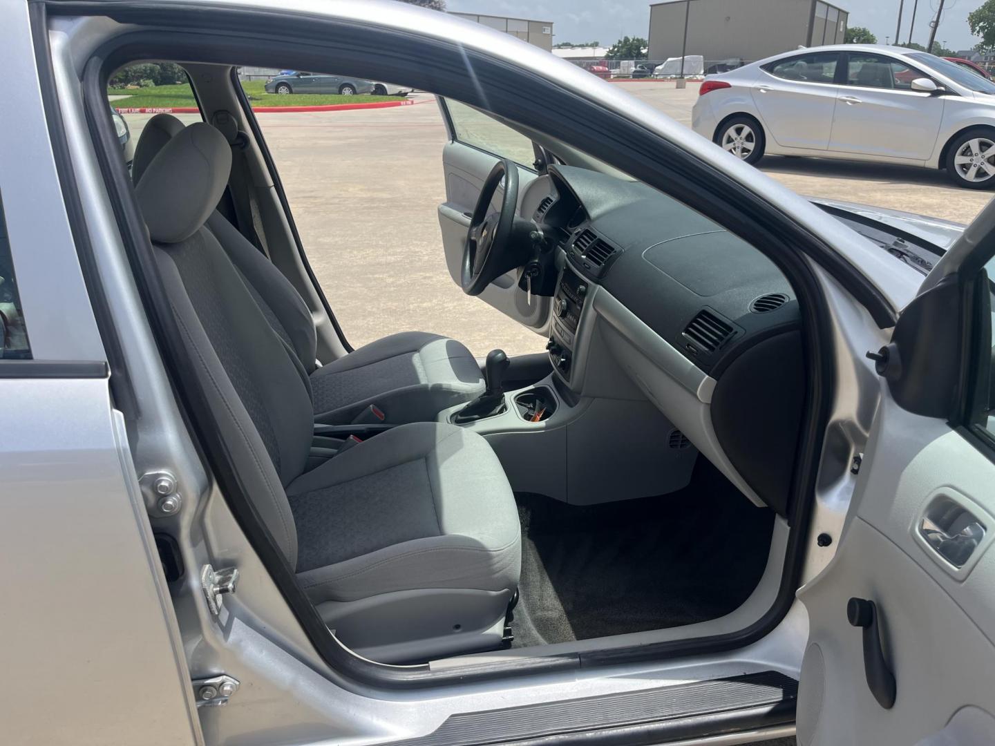 2010 silver /Gray Chevrolet Cobalt LS Sedan (1G1AB5F54A7) with an 2.2L L4 DOHC 16V engine, 4-Speed Automatic transmission, located at 14700 Tomball Parkway 249, Houston, TX, 77086, (281) 444-2200, 29.928619, -95.504074 - Photo#11
