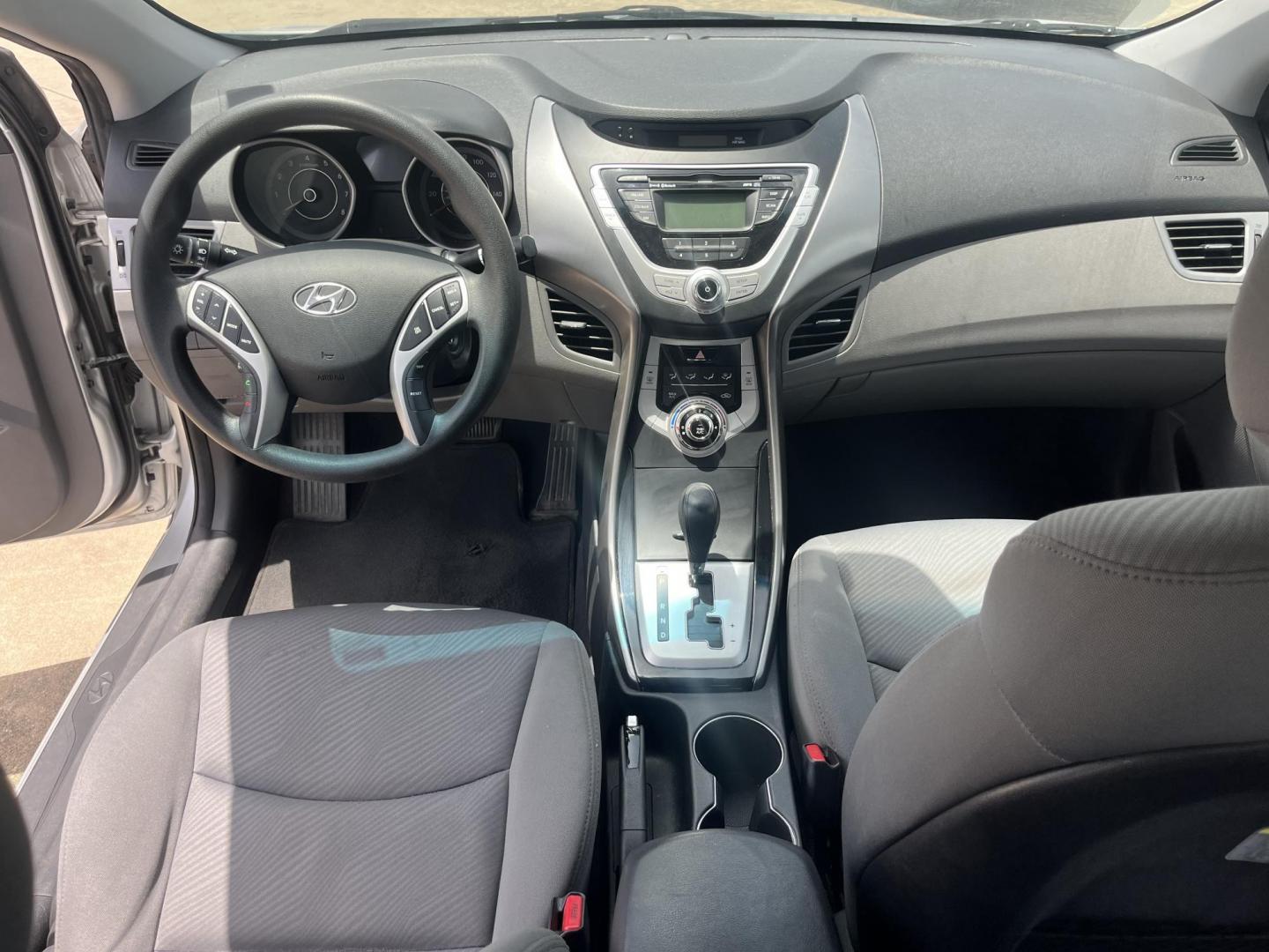 2011 silver /Gray Hyundai Elantra GLS A/T (KMHDH4AE9BU) with an 1.8L L4 DOHC 16V engine, 6-Speed Automatic transmission, located at 14700 Tomball Parkway 249, Houston, TX, 77086, (281) 444-2200, 29.928619, -95.504074 - Photo#10