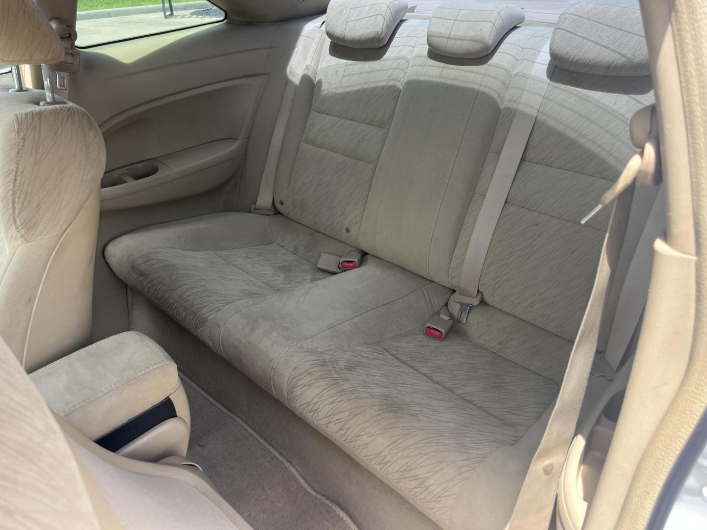 2008 white /Gray Honda Civic LX Coupe AT (2HGFG12658H) with an 1.8L L4 SOHC 16V engine, 5-Speed Automatic Overdrive transmission, located at 14700 Tomball Parkway 249, Houston, TX, 77086, (281) 444-2200, 29.928619, -95.504074 - Photo#10