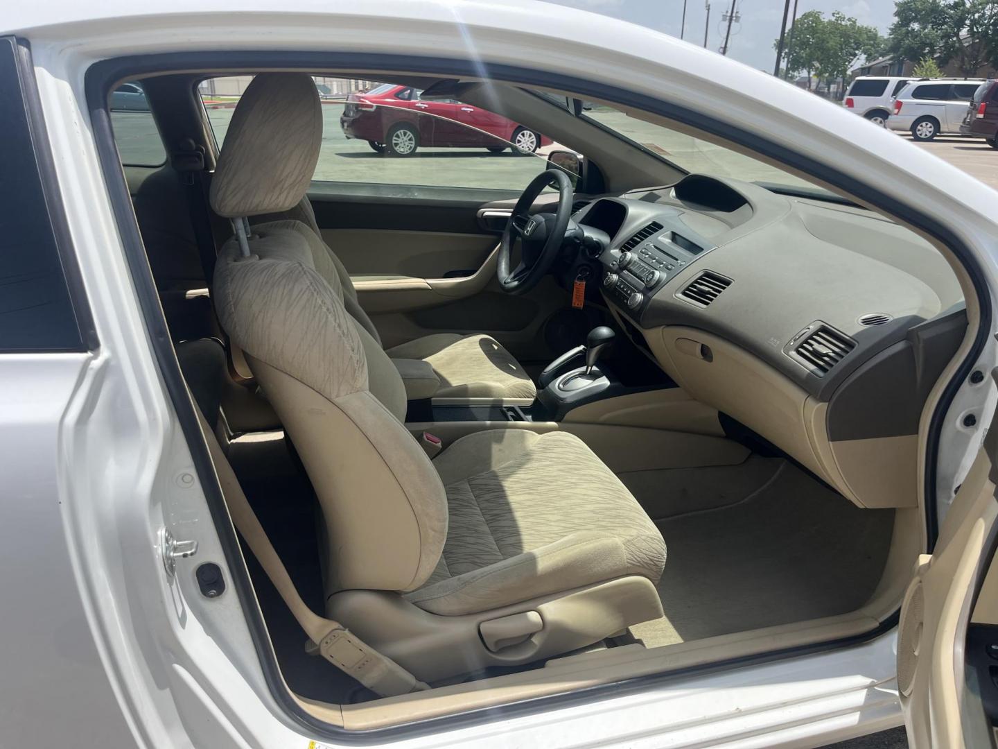 2008 white /Gray Honda Civic LX Coupe AT (2HGFG12658H) with an 1.8L L4 SOHC 16V engine, 5-Speed Automatic Overdrive transmission, located at 14700 Tomball Parkway 249, Houston, TX, 77086, (281) 444-2200, 29.928619, -95.504074 - Photo#11