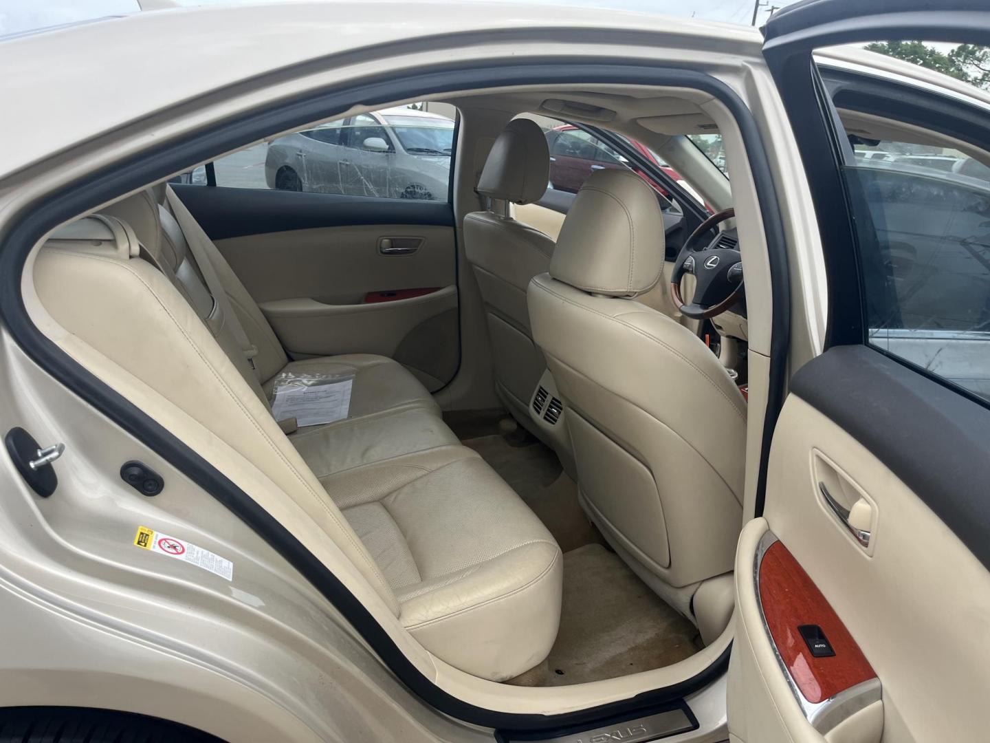 2010 GOLD /Tan Lexus ES 350 Sedan (JTHBK1EG9A2) with an 3.5L V6 DOHC 24V engine, 6-Speed Automatic transmission, located at 14700 Tomball Parkway 249, Houston, TX, 77086, (281) 444-2200, 29.928619, -95.504074 - Photo#12