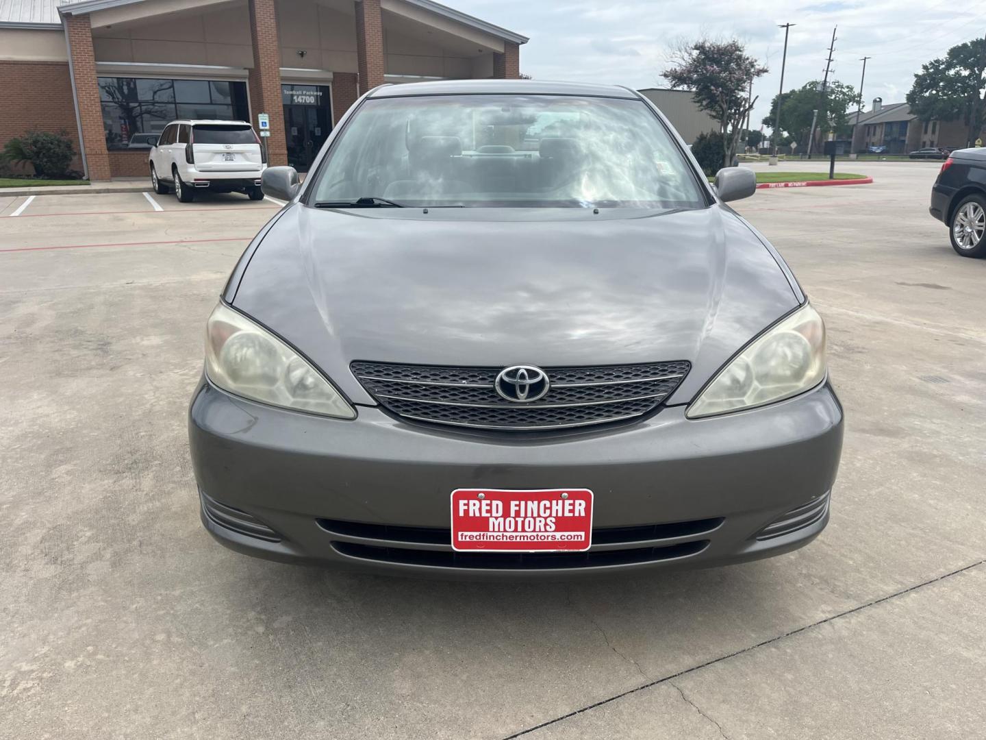 2003 GRAY /Gray Toyota Camry LE V6 (4T1BF32K23U) with an 3.0L V6 DOHC 24V engine, 5-Speed Automatic Overdrive transmission, located at 14700 Tomball Parkway 249, Houston, TX, 77086, (281) 444-2200, 29.928619, -95.504074 - Photo#1
