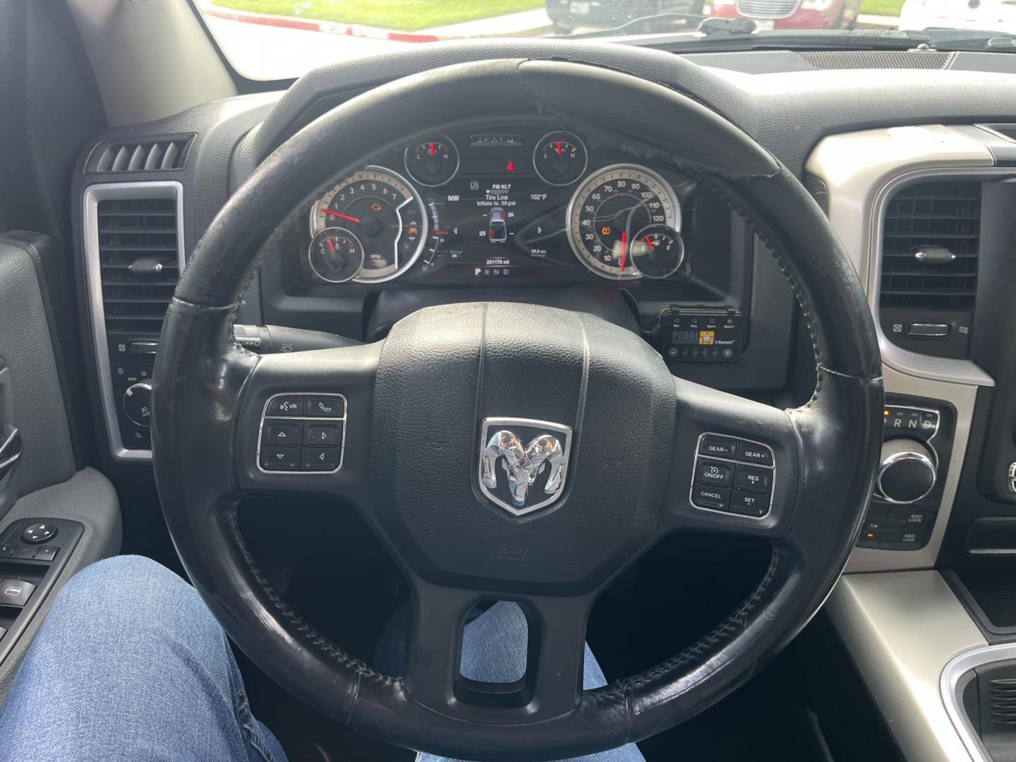 2015 white /Black RAM 1500 SLT Crew Cab SWB 4WD (1C6RR7LT1FS) with an 5.7L V8 OHV 16V engine, 6-Speed Automatic transmission, located at 14700 Tomball Parkway 249, Houston, TX, 77086, (281) 444-2200, 29.928619, -95.504074 - Photo#14