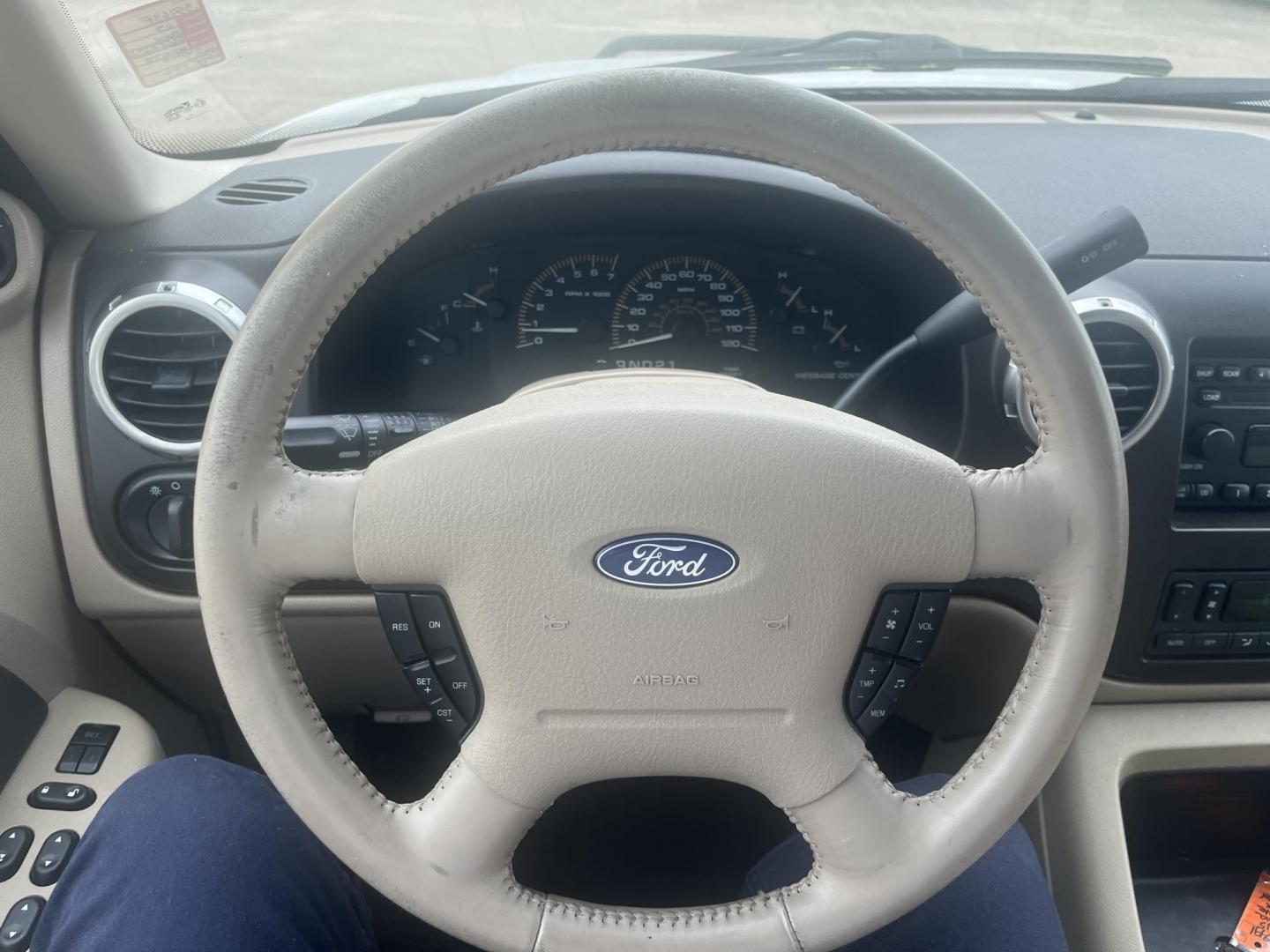 2003 white /Tan Ford Expedition Eddie Bauer 5.4L 2WD (1FMFU17L23L) with an 5.4L V8 SOHC 16V engine, 4-Speed Automatic Overdrive transmission, located at 14700 Tomball Parkway 249, Houston, TX, 77086, (281) 444-2200, 29.928619, -95.504074 - Photo#16