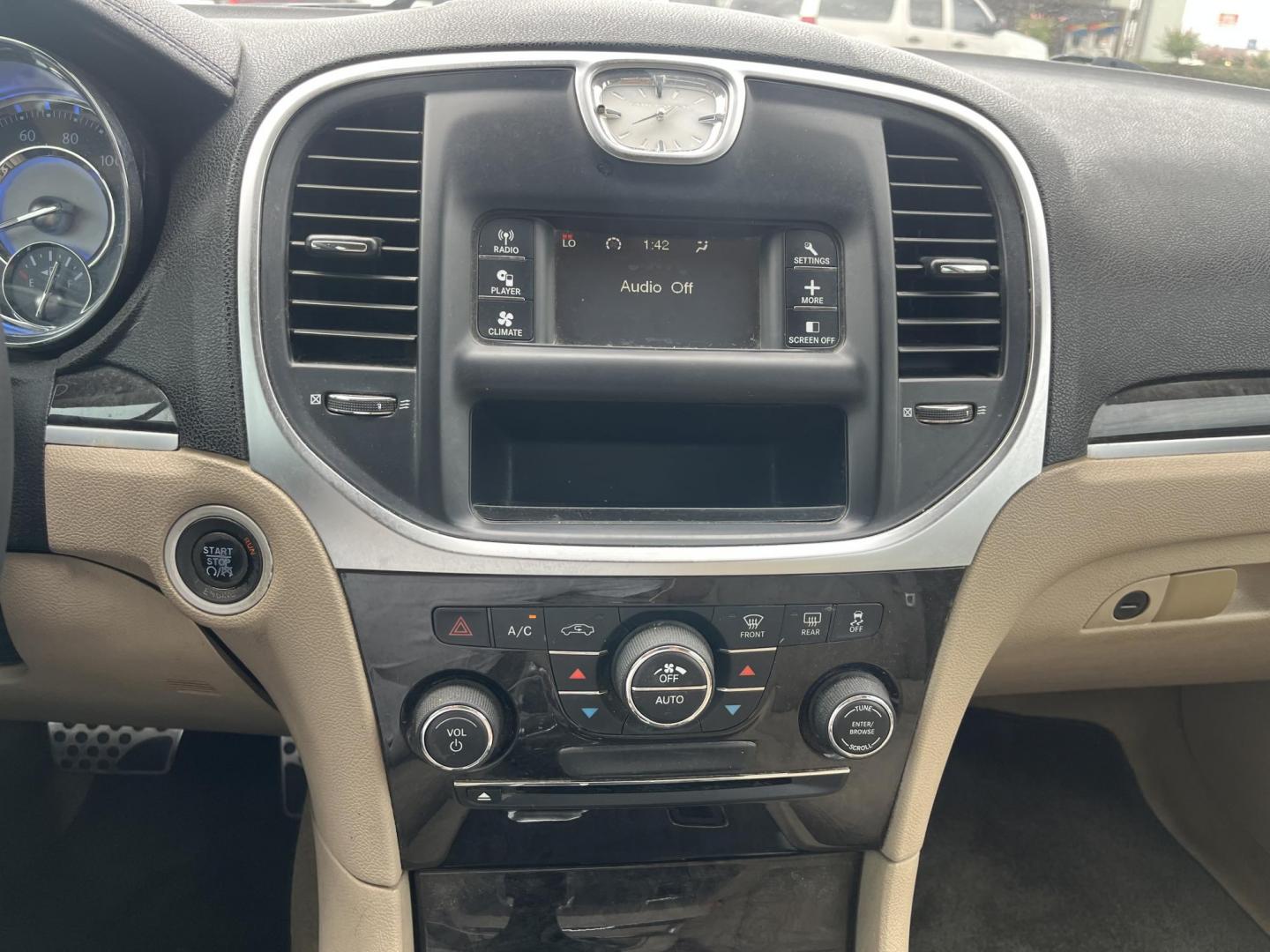 2012 GRAY /Tan Chrysler 300 Base (2C3CCAAG6CH) with an 3.6L V6 SOHC 24V engine, 5-Speed Automatic transmission, located at 14700 Tomball Parkway 249, Houston, TX, 77086, (281) 444-2200, 29.928619, -95.504074 - Photo#14