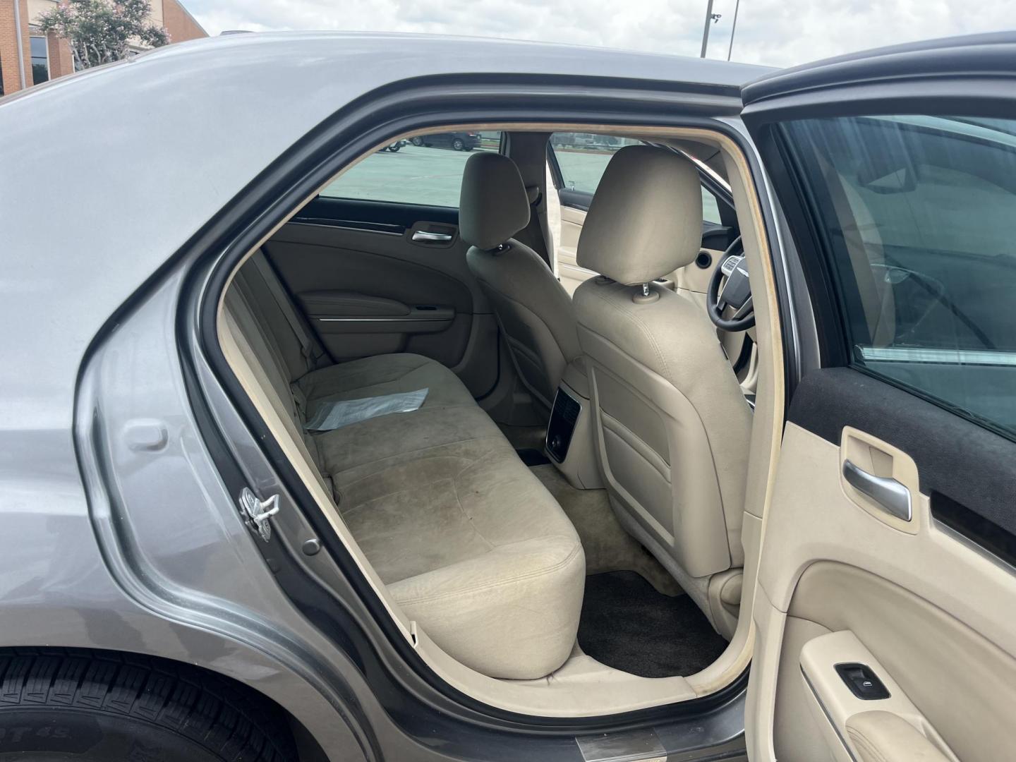 2012 GRAY /Tan Chrysler 300 Base (2C3CCAAG6CH) with an 3.6L V6 SOHC 24V engine, 5-Speed Automatic transmission, located at 14700 Tomball Parkway 249, Houston, TX, 77086, (281) 444-2200, 29.928619, -95.504074 - Photo#12