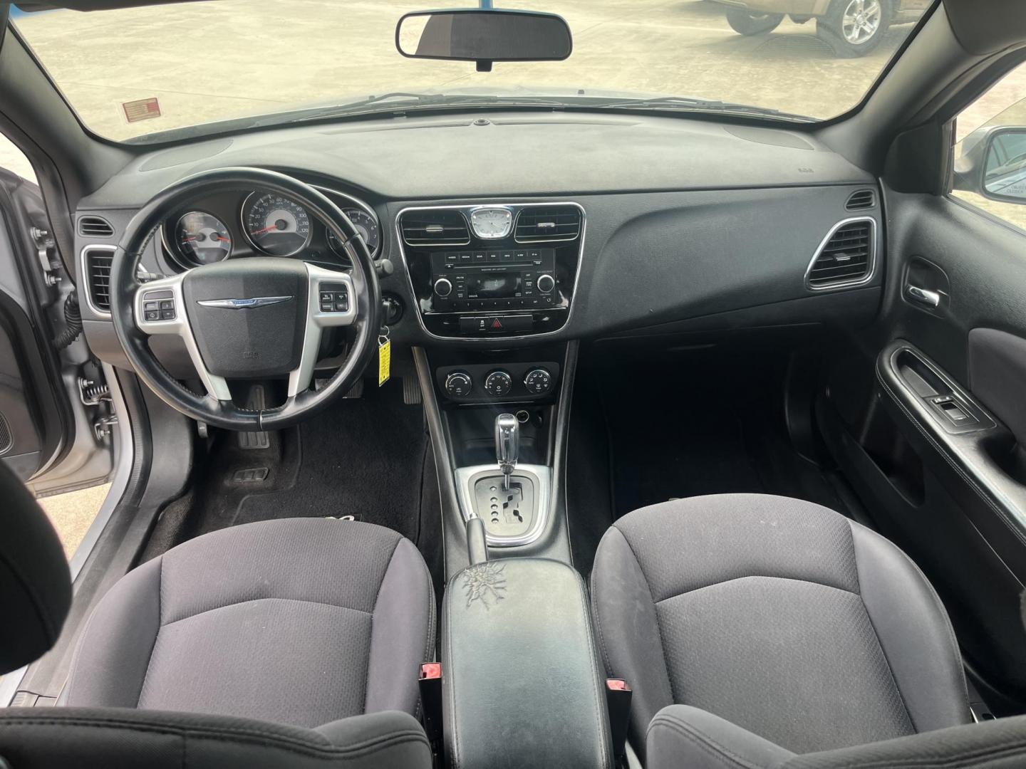 2014 GRAY Chrysler 200 Touring (1C3CCBBG2EN) with an 3.6L V6 DOHC 24V FFV engine, 6-Speed Automatic transmission, located at 14700 Tomball Parkway 249, Houston, TX, 77086, (281) 444-2200, 29.928619, -95.504074 - Photo#10