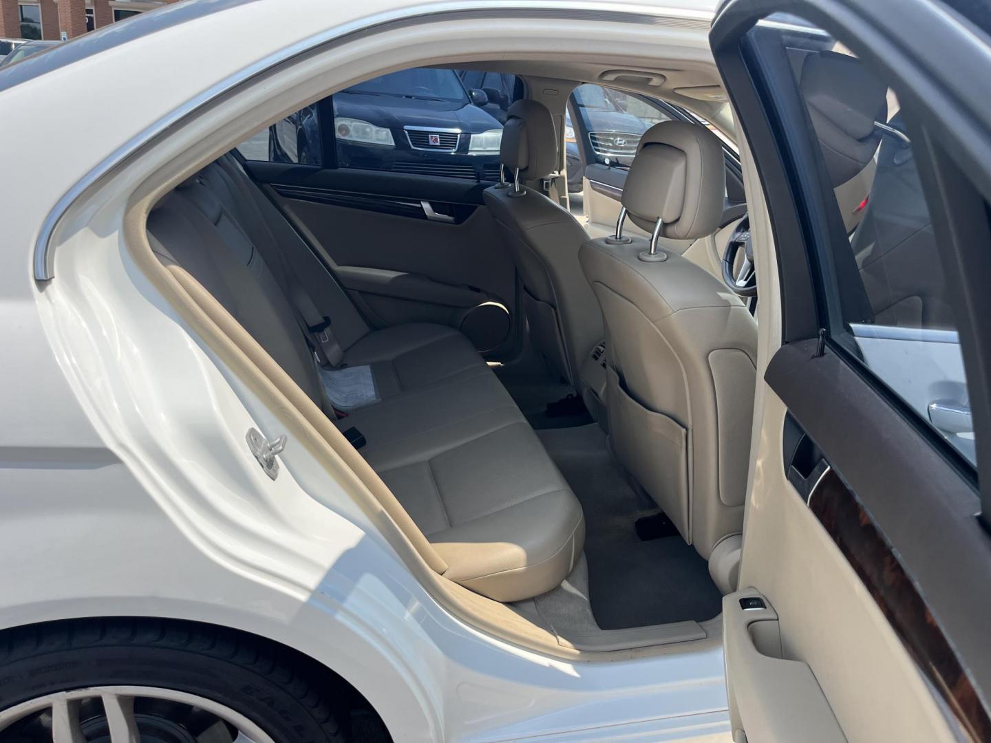 2014 white /Tan Mercedes-Benz C-Class C250 Luxury Sedan (WDDGF4HB0EA) with an 3.0L V6 DOHC 16V engine, 7-Speed Automatic transmission, located at 14700 Tomball Parkway 249, Houston, TX, 77086, (281) 444-2200, 29.928619, -95.504074 - Photo#12
