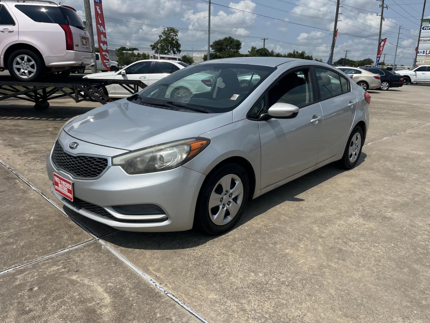 2015 silver /Black Kia Forte LX (KNAFK4A6XF5) with an 1.8L L4 DOHC 16V engine, Auto transmission, located at 14700 Tomball Parkway 249, Houston, TX, 77086, (281) 444-2200, 29.928619, -95.504074 - Photo#2