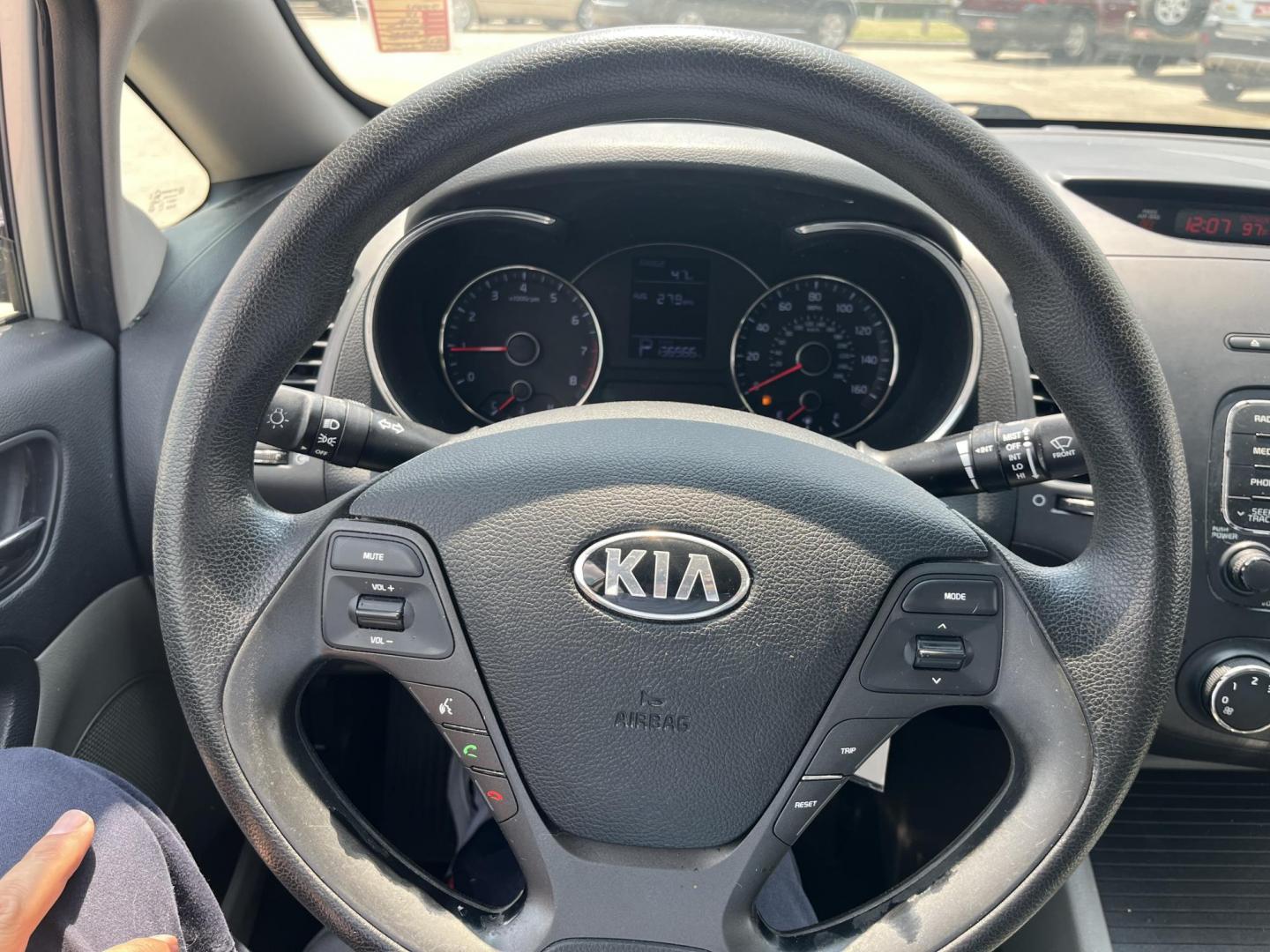 2015 silver /Black Kia Forte LX (KNAFK4A6XF5) with an 1.8L L4 DOHC 16V engine, Auto transmission, located at 14700 Tomball Parkway 249, Houston, TX, 77086, (281) 444-2200, 29.928619, -95.504074 - Photo#14