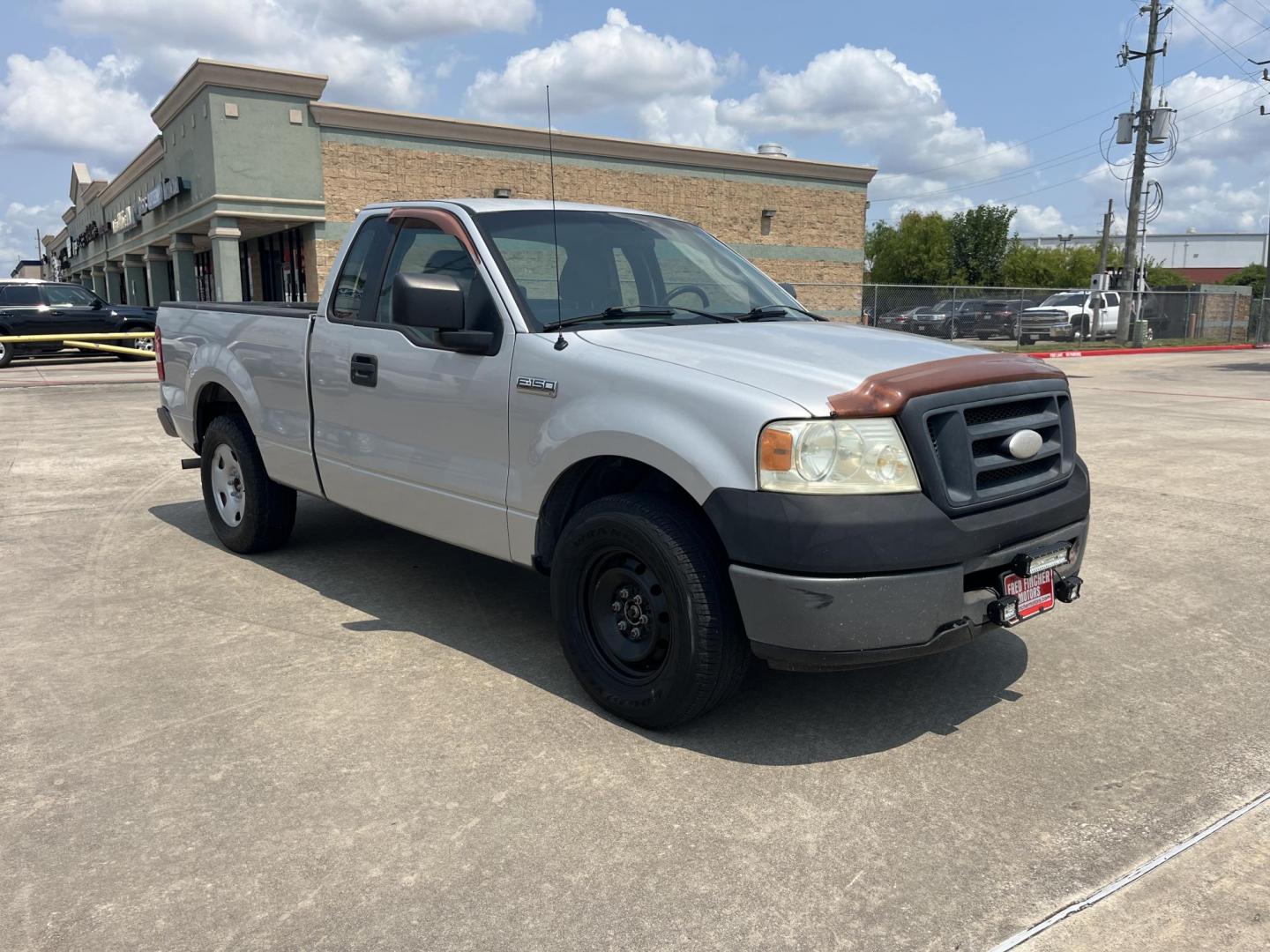 2006 silver Ford F-150 STX 2WD (1FTRF12256N) with an 4.2L V6 OHV 12V engine, located at 14700 Tomball Parkway 249, Houston, TX, 77086, (281) 444-2200, 29.928619, -95.504074 - Photo#0