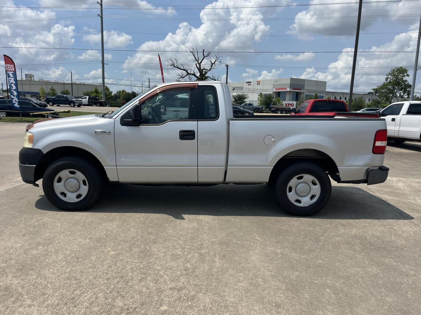 2006 silver Ford F-150 STX 2WD (1FTRF12256N) with an 4.2L V6 OHV 12V engine, located at 14700 Tomball Parkway 249, Houston, TX, 77086, (281) 444-2200, 29.928619, -95.504074 - Photo#3