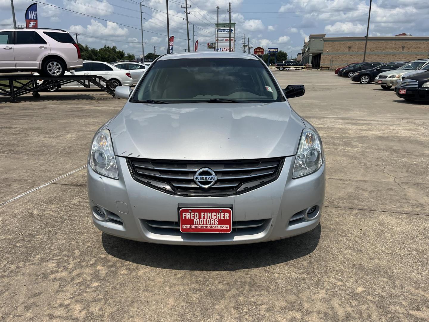 2011 silver Nissan Altima 2.5 S (1N4AL2AP1BN) with an 2.5L L4 DOHC 16V engine, Automatic transmission, located at 14700 Tomball Parkway 249, Houston, TX, 77086, (281) 444-2200, 29.928619, -95.504074 - Photo#1