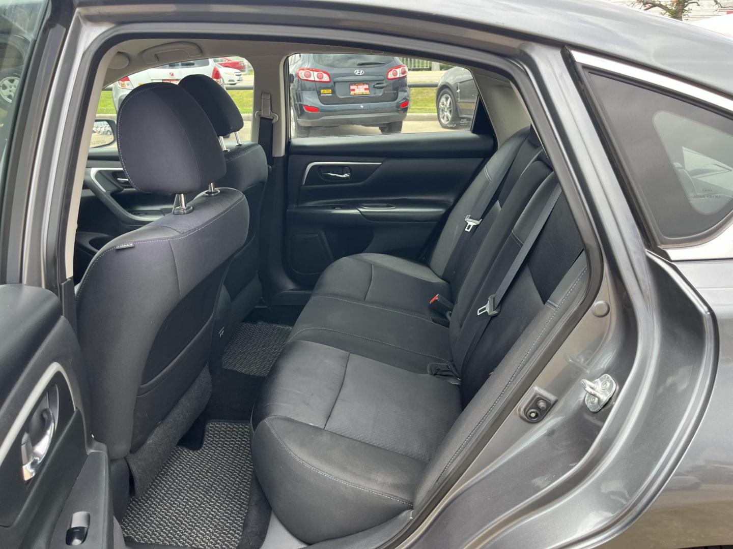 2018 GRAY /Black Nissan Altima 2.5 (1N4AL3AP0JC) with an 2.5L L4 DOHC 16V engine, CVT transmission, located at 14700 Tomball Parkway 249, Houston, TX, 77086, (281) 444-2200, 29.928619, -95.504074 - Photo#8