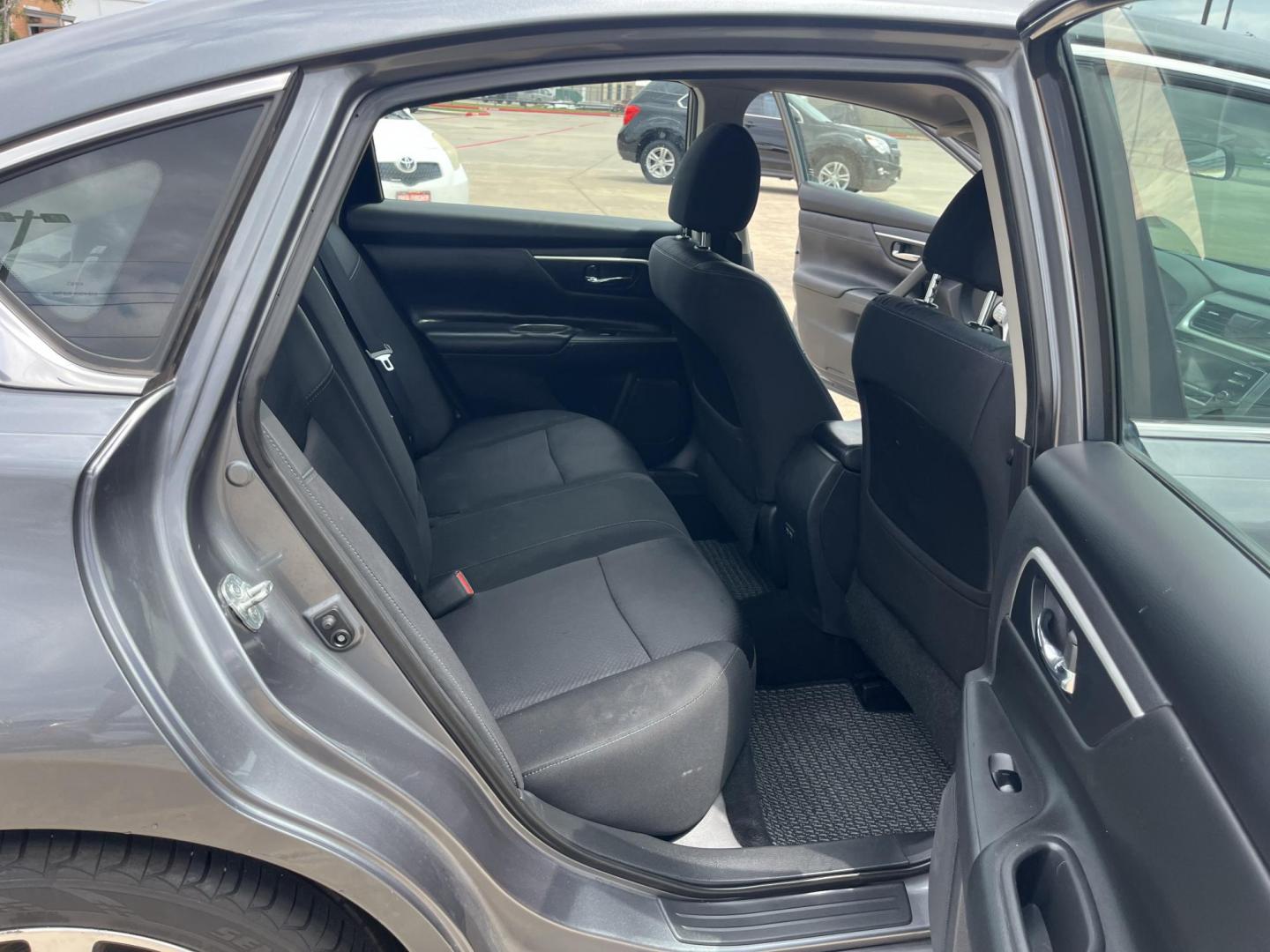 2018 GRAY /Black Nissan Altima 2.5 (1N4AL3AP0JC) with an 2.5L L4 DOHC 16V engine, CVT transmission, located at 14700 Tomball Parkway 249, Houston, TX, 77086, (281) 444-2200, 29.928619, -95.504074 - Photo#11