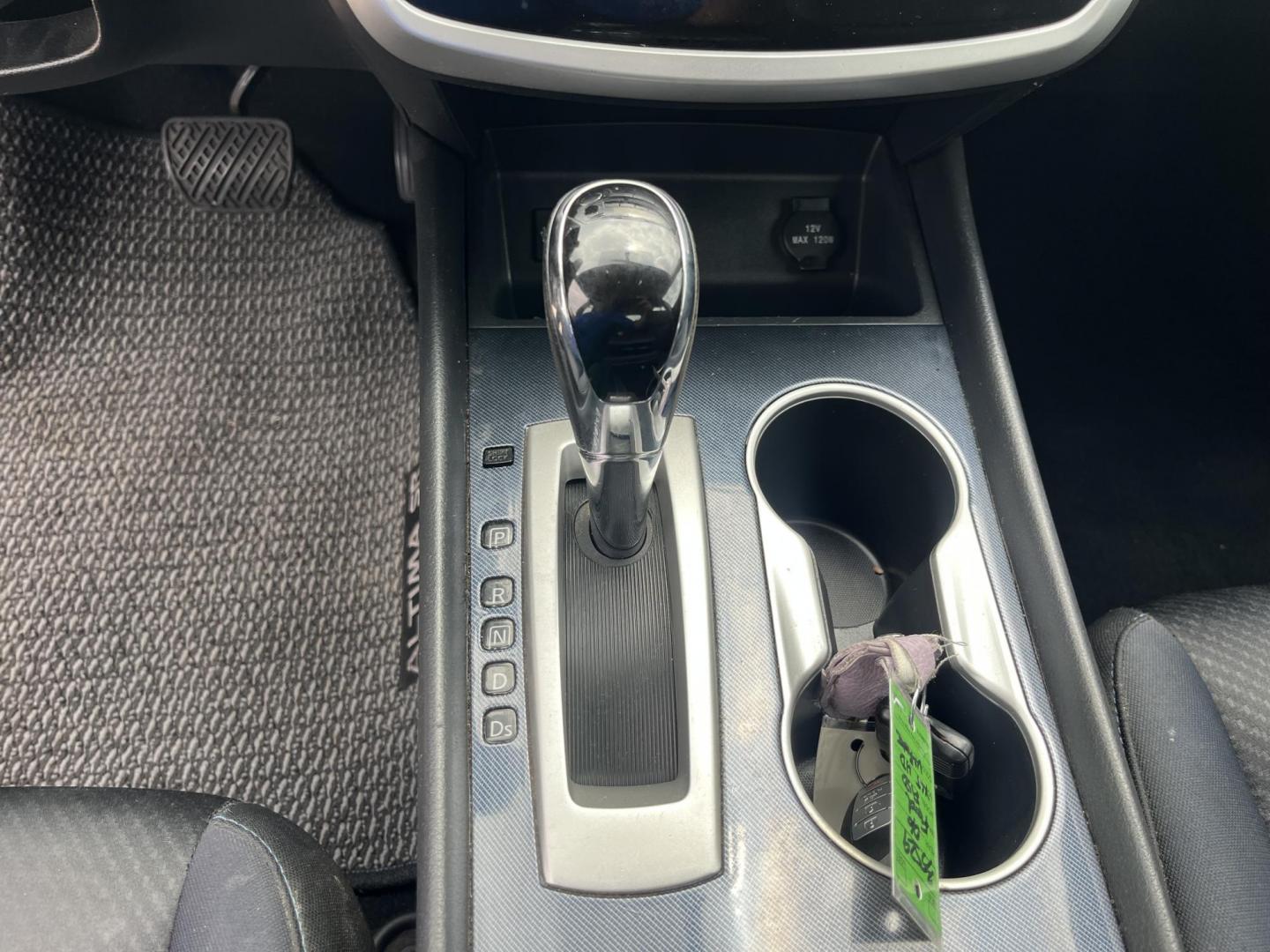 2018 GRAY /Black Nissan Altima 2.5 (1N4AL3AP0JC) with an 2.5L L4 DOHC 16V engine, CVT transmission, located at 14700 Tomball Parkway 249, Houston, TX, 77086, (281) 444-2200, 29.928619, -95.504074 - Photo#12