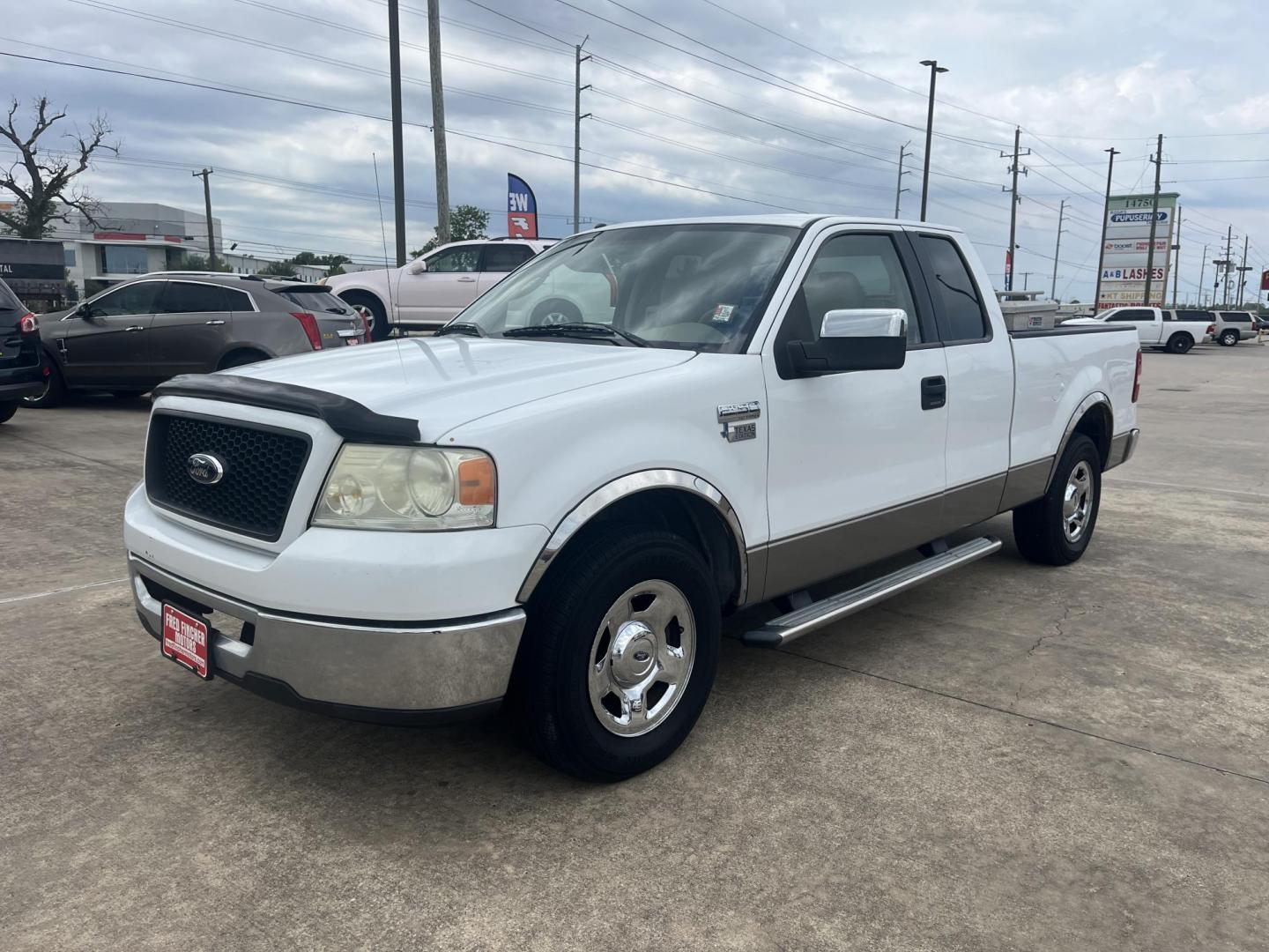 2006 white /Tan Ford F-150 Lariat SuperCab 2WD (1FTRX12W26N) with an 4.6L V8 SOHC 16V engine, 4-Speed Automatic Overdrive transmission, located at 14700 Tomball Parkway 249, Houston, TX, 77086, (281) 444-2200, 29.928619, -95.504074 - Photo#2