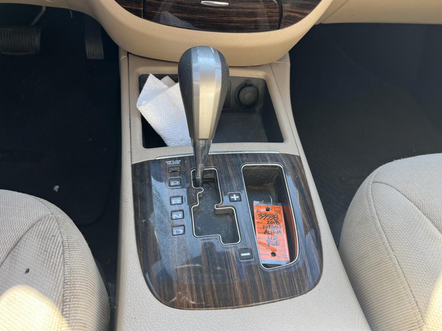 2011 blue Hyundai Santa Fe GL 2.4 FWD (5XYZG3ABXBG) with an 2.4L L4 DOHC 16V engine, 6-Speed Automatic transmission, located at 14700 Tomball Parkway 249, Houston, TX, 77086, (281) 444-2200, 29.928619, -95.504074 - Photo#13