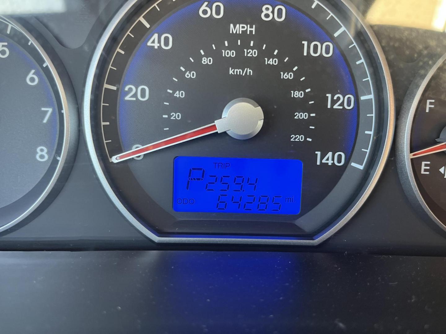 2011 blue Hyundai Santa Fe GL 2.4 FWD (5XYZG3ABXBG) with an 2.4L L4 DOHC 16V engine, 6-Speed Automatic transmission, located at 14700 Tomball Parkway 249, Houston, TX, 77086, (281) 444-2200, 29.928619, -95.504074 - Photo#16