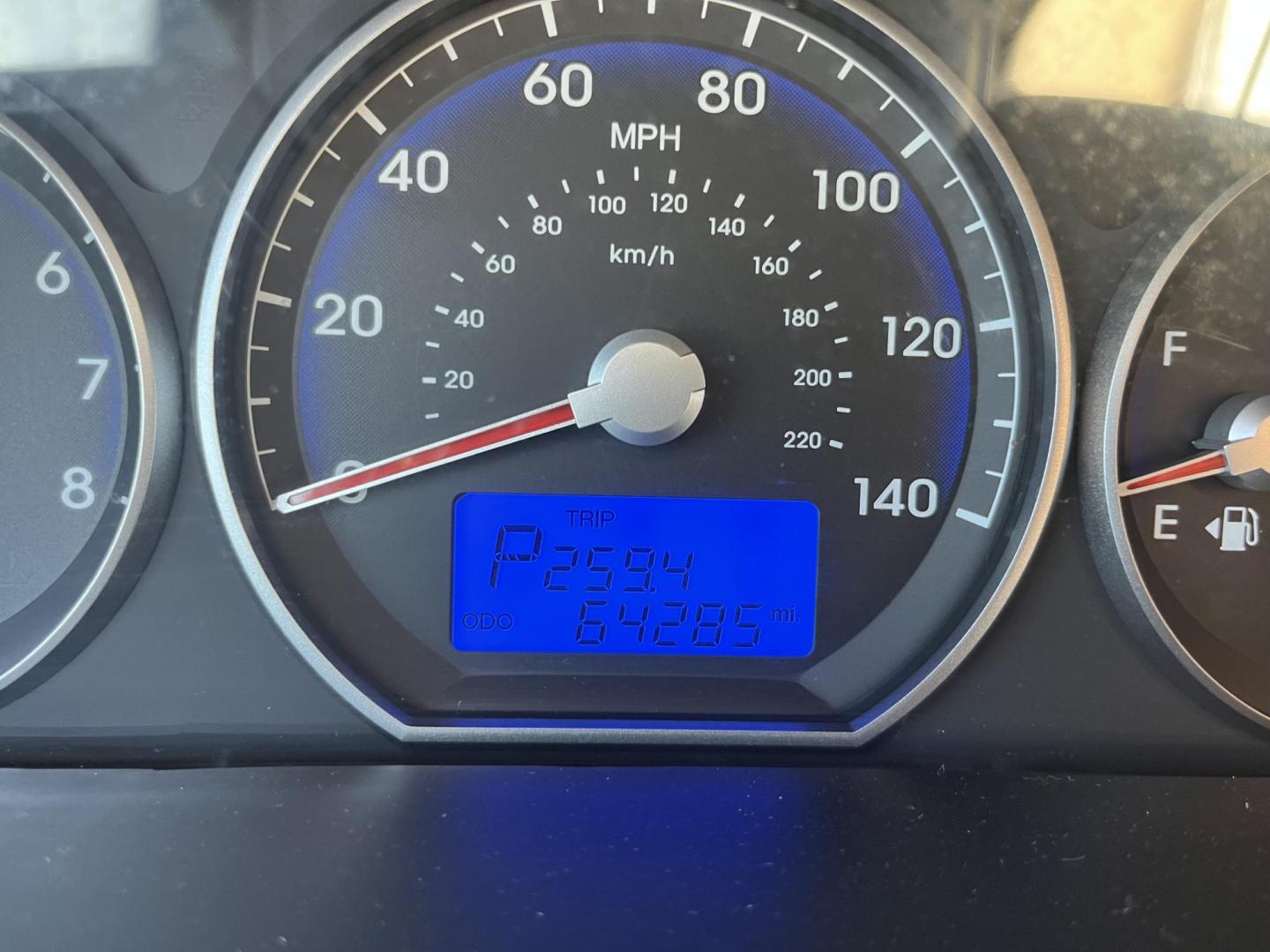 2011 blue Hyundai Santa Fe GL 2.4 FWD (5XYZG3ABXBG) with an 2.4L L4 DOHC 16V engine, 6-Speed Automatic transmission, located at 14700 Tomball Parkway 249, Houston, TX, 77086, (281) 444-2200, 29.928619, -95.504074 - Photo#17