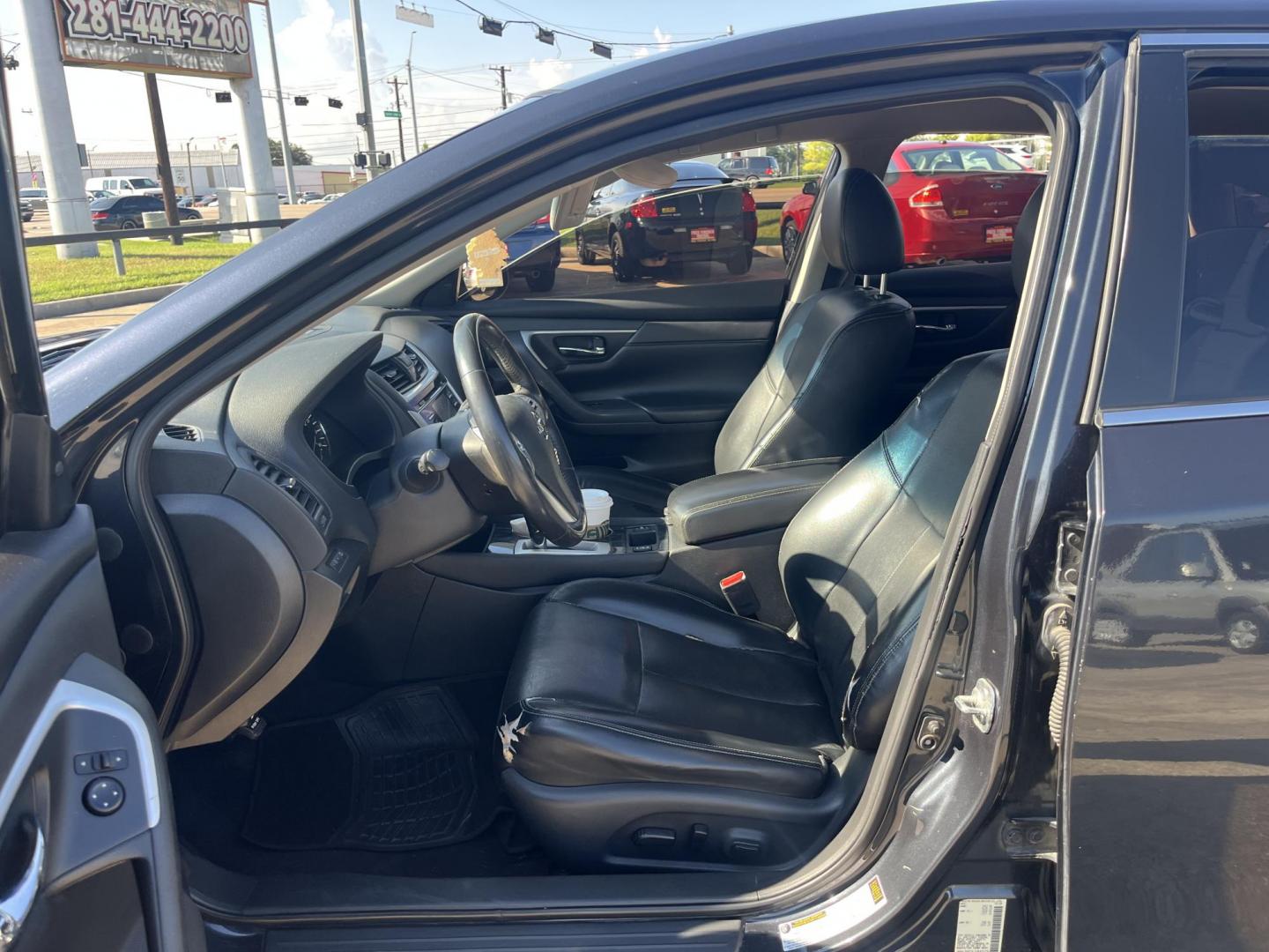 2018 blue /Black Nissan Altima 2.5 (1N4AL3AP7JC) with an 2.5L L4 DOHC 16V engine, CVT transmission, located at 14700 Tomball Parkway 249, Houston, TX, 77086, (281) 444-2200, 29.928619, -95.504074 - Photo#8