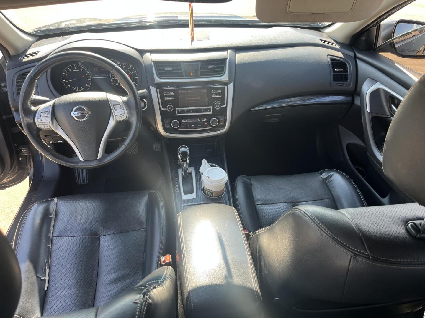 2018 blue /Black Nissan Altima 2.5 (1N4AL3AP7JC) with an 2.5L L4 DOHC 16V engine, CVT transmission, located at 14700 Tomball Parkway 249, Houston, TX, 77086, (281) 444-2200, 29.928619, -95.504074 - Photo#10