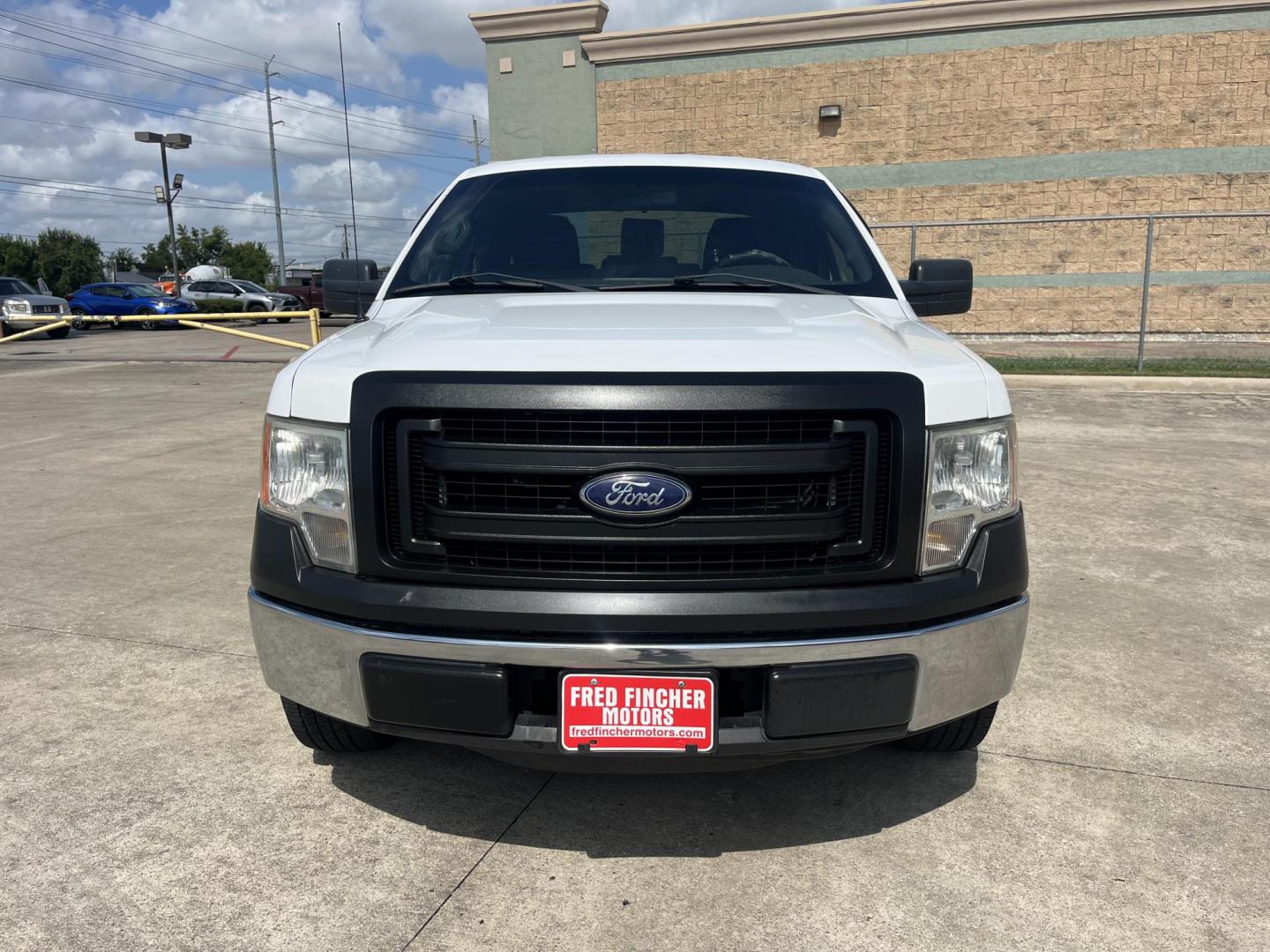 2014 white /Tan Ford F-150 XLT SuperCab 8-ft. Bed 2WD (1FTEX1CM5EF) with an 3.7L V6 DOHC 24V engine, 6-Speed Automatic transmission, located at 14700 Tomball Parkway 249, Houston, TX, 77086, (281) 444-2200, 29.928619, -95.504074 - Photo#1