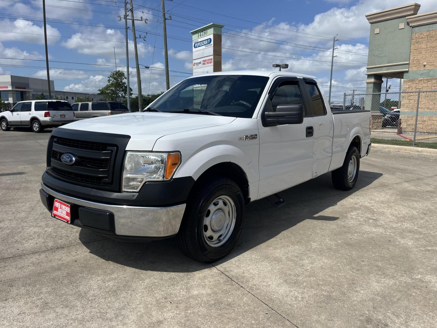 2014 white /Tan Ford F-150 XLT SuperCab 8-ft. Bed 2WD (1FTEX1CM5EF) with an 3.7L V6 DOHC 24V engine, 6-Speed Automatic transmission, located at 14700 Tomball Parkway 249, Houston, TX, 77086, (281) 444-2200, 29.928619, -95.504074 - Photo#2