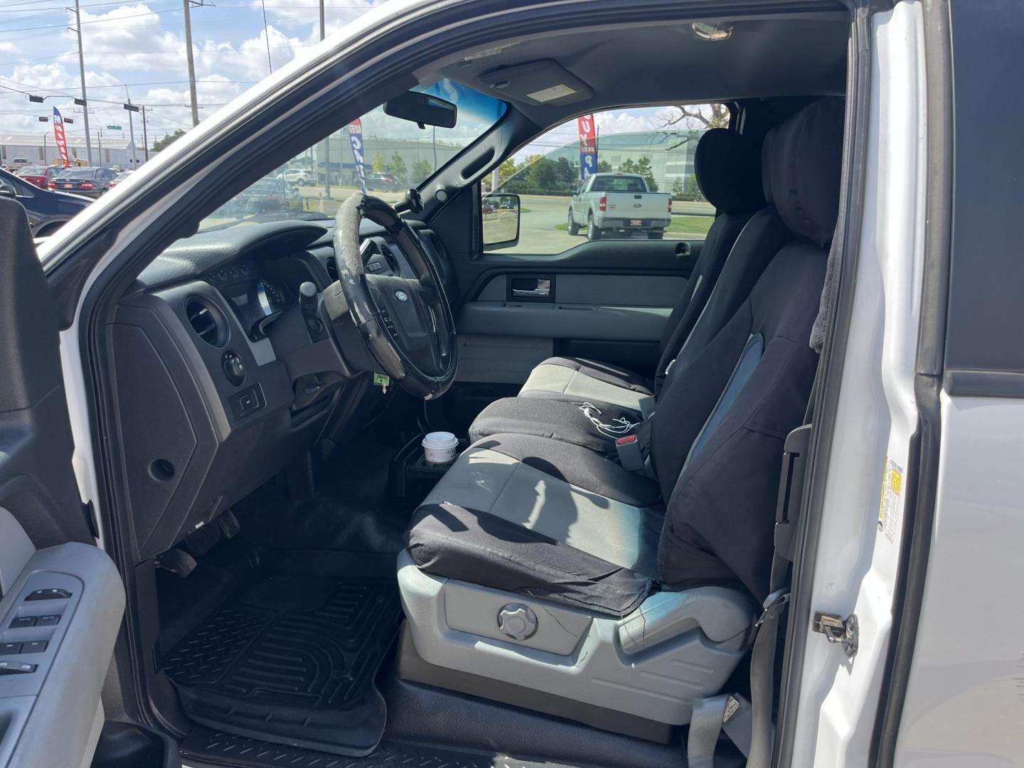 2014 white /Tan Ford F-150 XLT SuperCab 8-ft. Bed 2WD (1FTEX1CM5EF) with an 3.7L V6 DOHC 24V engine, 6-Speed Automatic transmission, located at 14700 Tomball Parkway 249, Houston, TX, 77086, (281) 444-2200, 29.928619, -95.504074 - Photo#8