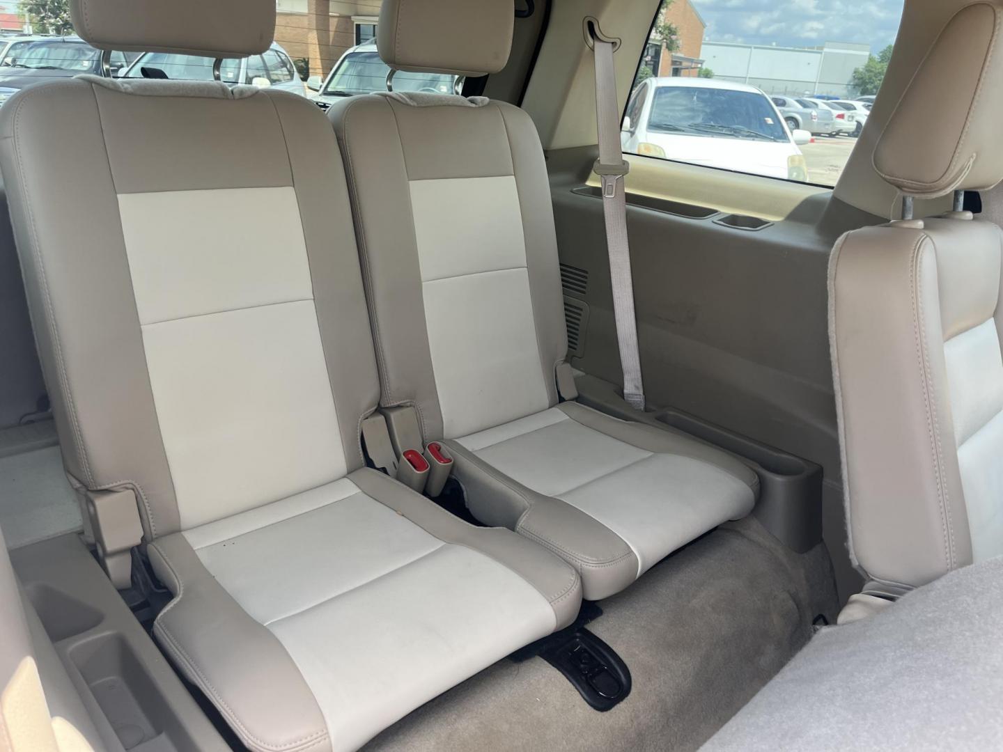 2010 white /Tan Ford Explorer XLT 4.0L 2WD (1FMEU6DE5AU) with an 4.0L V6 SOHC 16V engine, 5-Speed Automatic transmission, located at 14700 Tomball Parkway 249, Houston, TX, 77086, (281) 444-2200, 29.928619, -95.504074 - Photo#12