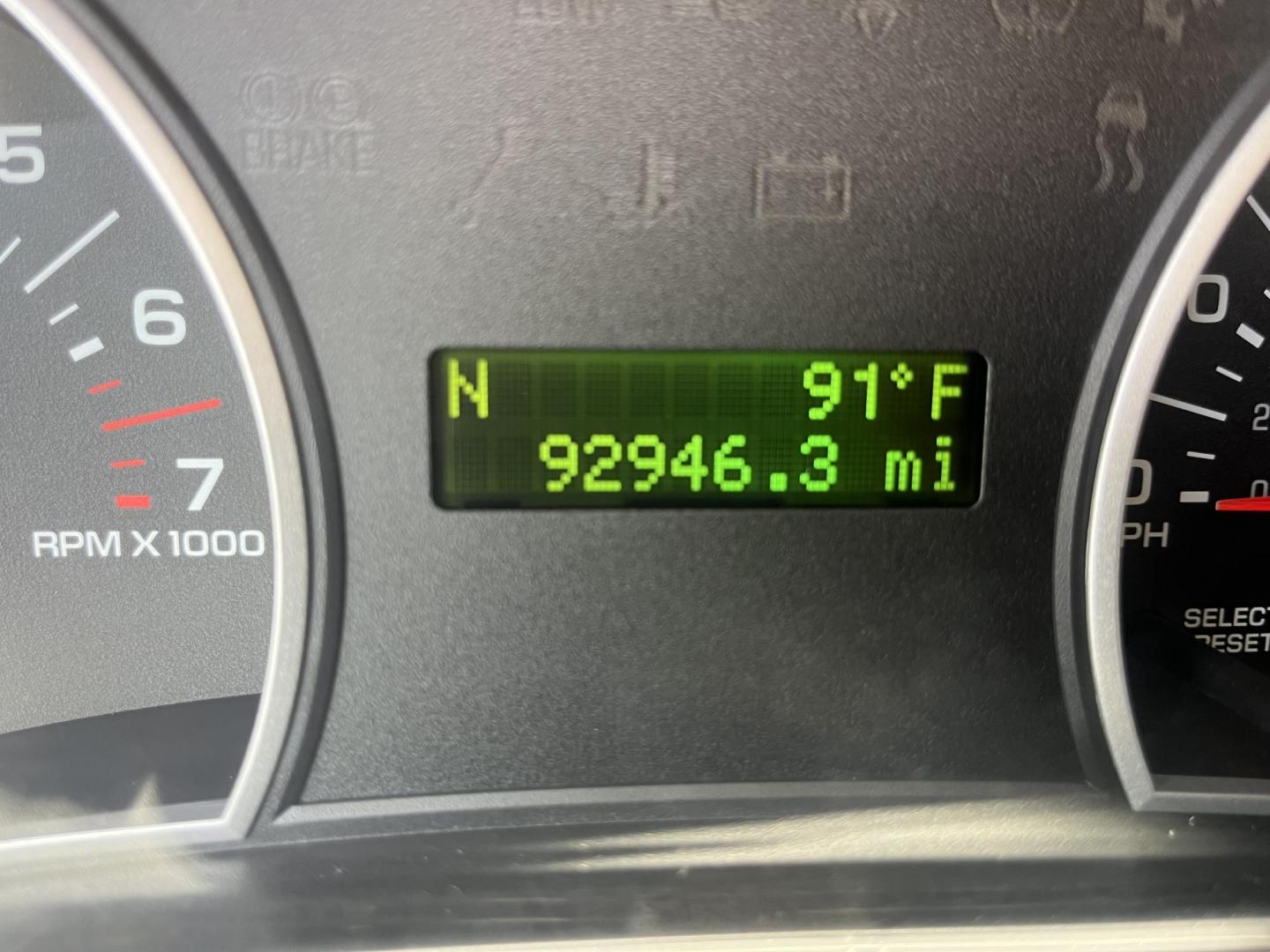 2010 white /Tan Ford Explorer XLT 4.0L 2WD (1FMEU6DE5AU) with an 4.0L V6 SOHC 16V engine, 5-Speed Automatic transmission, located at 14700 Tomball Parkway 249, Houston, TX, 77086, (281) 444-2200, 29.928619, -95.504074 - Photo#15