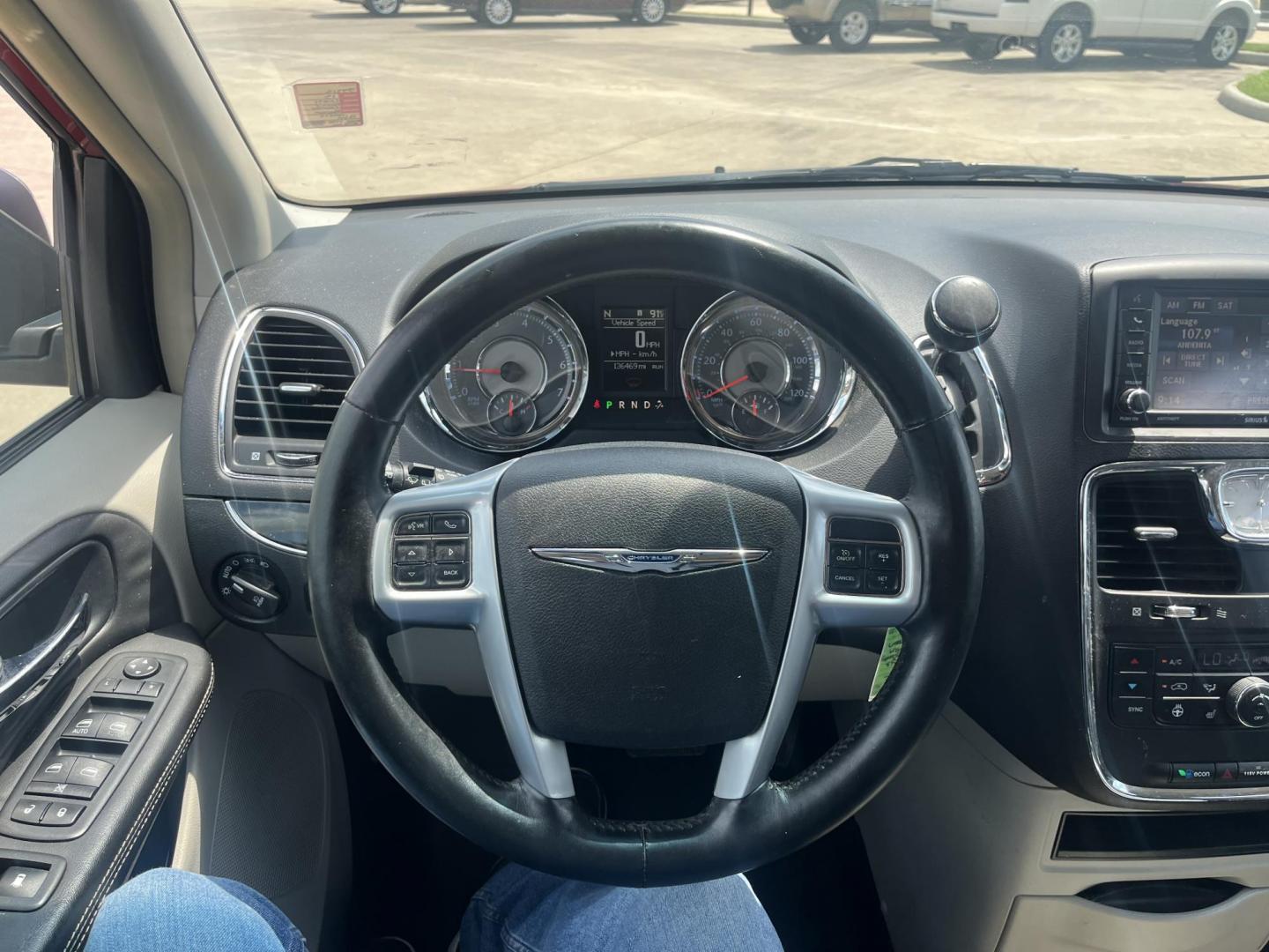 2013 red /Black Chrysler Town & Country Touring-L (2C4RC1CG6DR) with an 3.6L V6 DOHC 24V engine, 6-Speed Automatic transmission, located at 14700 Tomball Parkway 249, Houston, TX, 77086, (281) 444-2200, 29.928619, -95.504074 - Photo#16