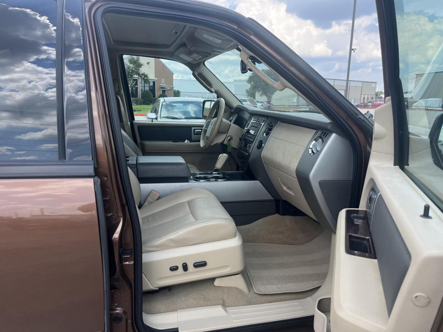 2011 Brown Ford Expedition EL King Ranch 2WD (1FMJK1H5XBE) with an 5.4L V8 SOHC 16V FFV engine, 6-Speed Automatic transmission, located at 14700 Tomball Parkway 249, Houston, TX, 77086, (281) 444-2200, 29.928619, -95.504074 - Photo#10