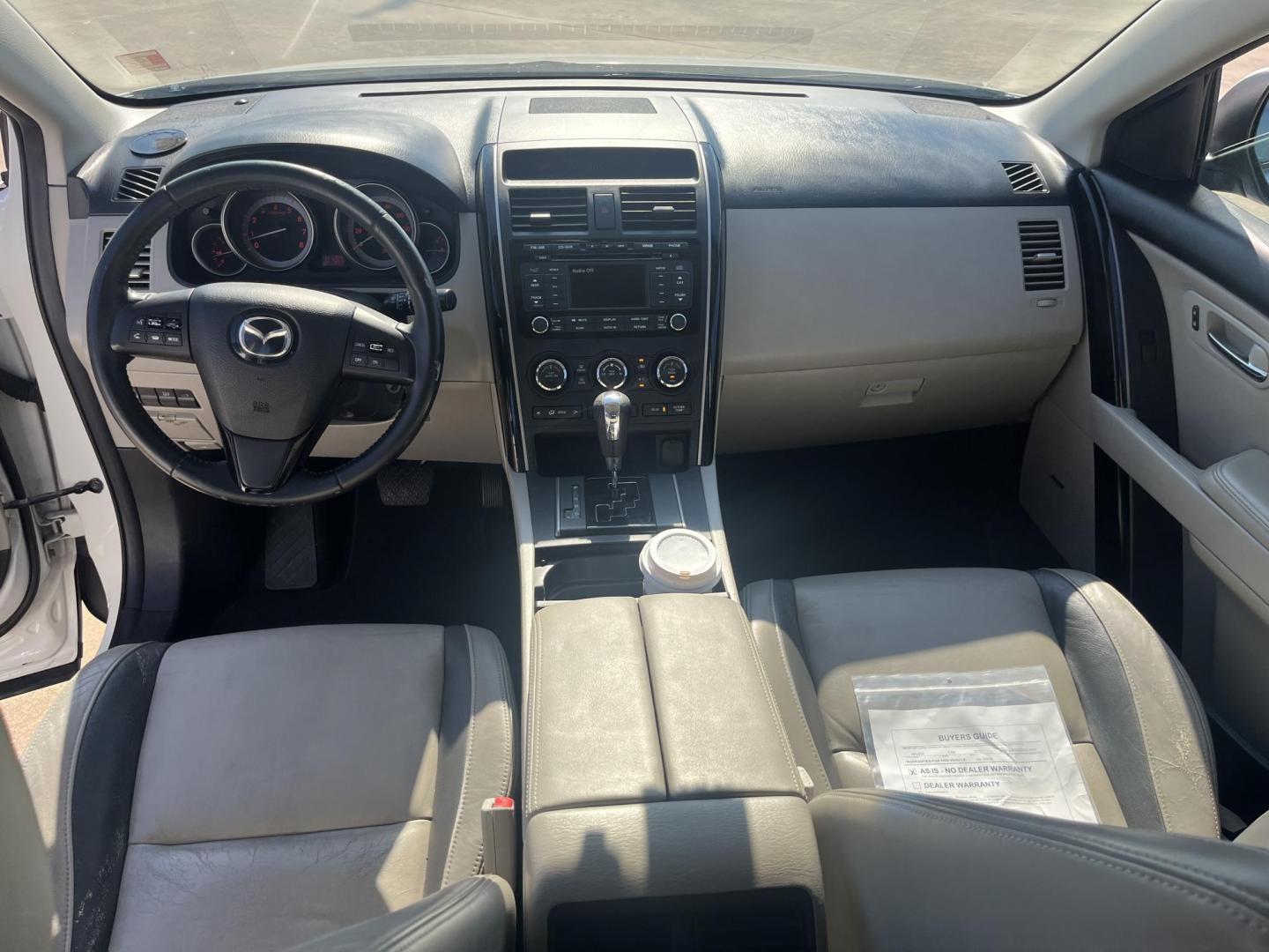 2010 white Mazda CX-9 Grand Touring (JM3TB2MA2A0) with an 3.7L V6 DOHC 24V engine, 6-Speed Automatic transmission, located at 14700 Tomball Parkway 249, Houston, TX, 77086, (281) 444-2200, 29.928619, -95.504074 - Photo#10