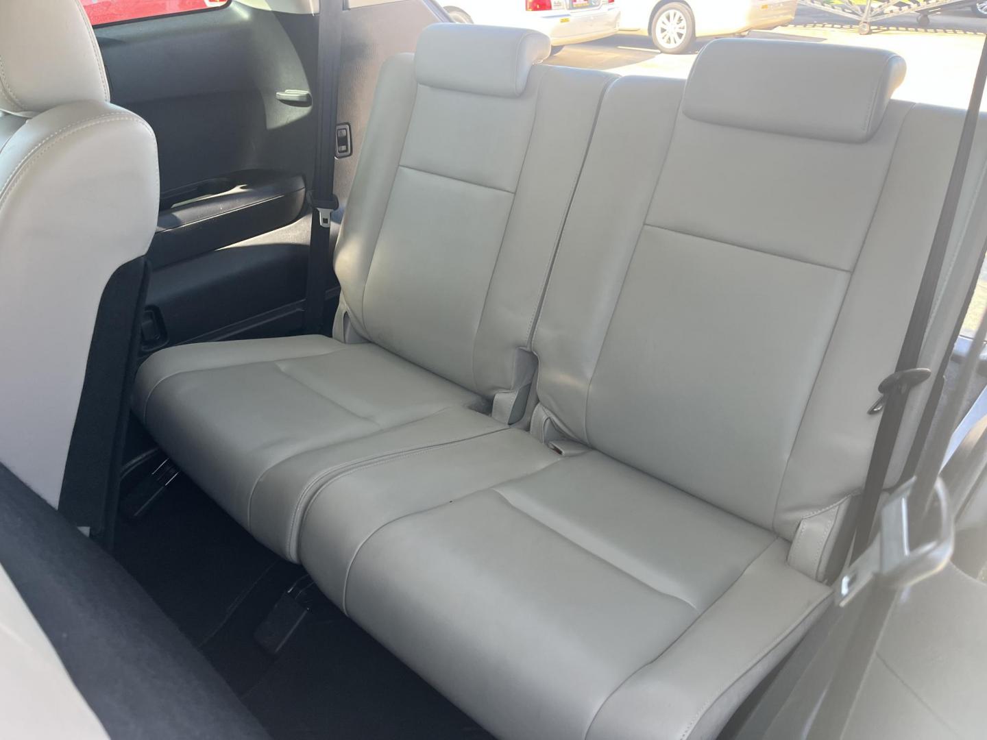 2010 white Mazda CX-9 Grand Touring (JM3TB2MA2A0) with an 3.7L V6 DOHC 24V engine, 6-Speed Automatic transmission, located at 14700 Tomball Parkway 249, Houston, TX, 77086, (281) 444-2200, 29.928619, -95.504074 - Photo#11