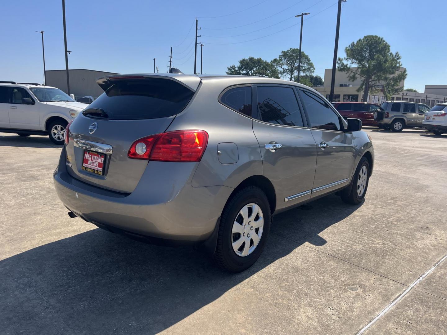 2012 Nissan Rogue S FWD Krom Edition (JN8AS5MT5CW) with an 2.5L L4 DOHC 16V engine, Continuously Variable Transmission transmission, located at 14700 Tomball Parkway 249, Houston, TX, 77086, (281) 444-2200, 29.928619, -95.504074 - Photo#5