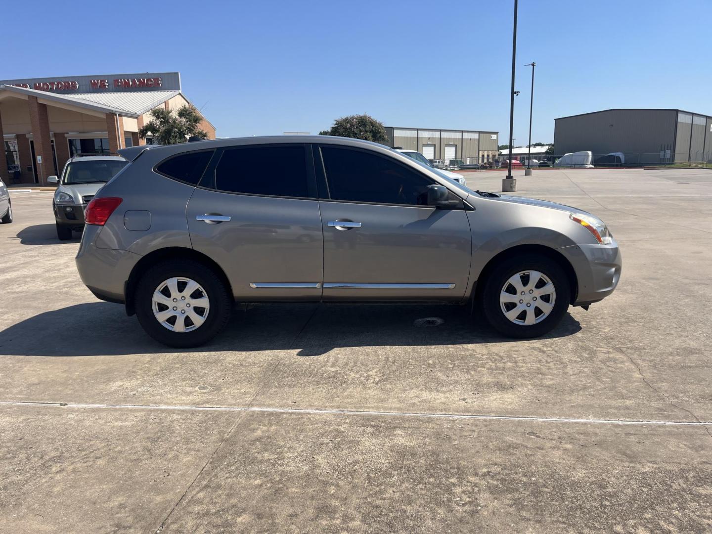 2012 Nissan Rogue S FWD Krom Edition (JN8AS5MT5CW) with an 2.5L L4 DOHC 16V engine, Continuously Variable Transmission transmission, located at 14700 Tomball Parkway 249, Houston, TX, 77086, (281) 444-2200, 29.928619, -95.504074 - Photo#6