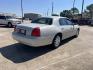 2007 white /Tan Lincoln Town Car Signature (1LNHM81V47Y) with an 4.6L V8 SOHC 16V FFV engine, 4-Speed Automatic Overdrive transmission, located at 14700 Tomball Parkway 249, Houston, TX, 77086, (281) 444-2200, 29.928619, -95.504074 - Photo#5