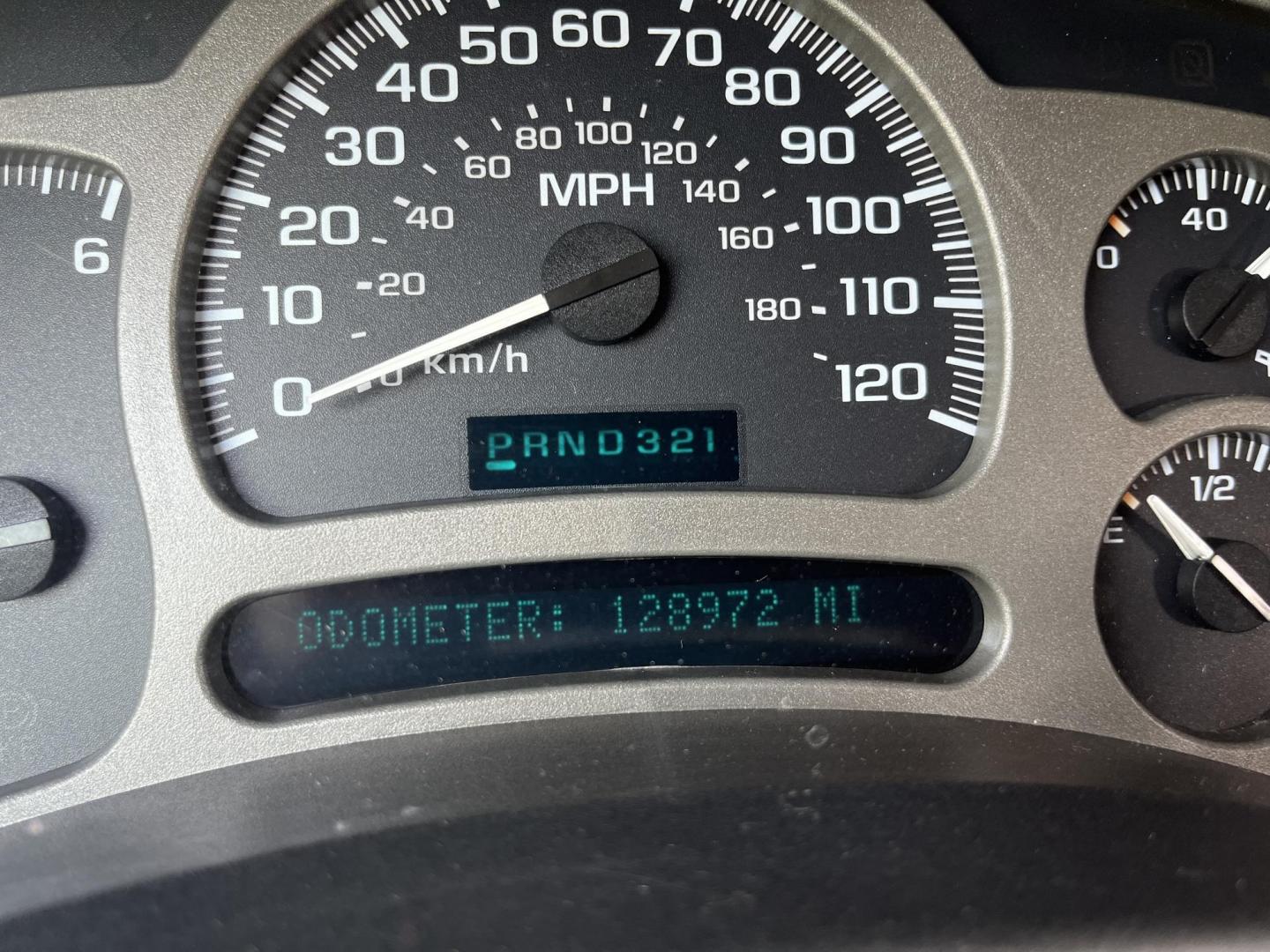 2004 Black /Gray GMC Yukon Denali Base (1GKEK63U04J) with an 6.0L V8 OHV 16V engine, 4-Speed Automatic Overdrive transmission, located at 14700 Tomball Parkway 249, Houston, TX, 77086, (281) 444-2200, 29.928619, -95.504074 - Photo#15