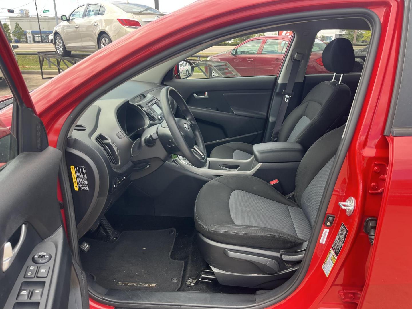 2014 red Kia Sportage LX AWD (KNDPBCAC3E7) with an 2.4L V6 DOHC 24V engine, 6-Speed Automatic transmission, located at 14700 Tomball Parkway 249, Houston, TX, 77086, (281) 444-2200, 29.928619, -95.504074 - Photo#8