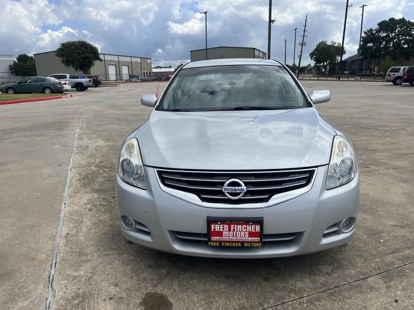2012 silver Nissan Altima 2.5 S (1N4AL2AP0CN) with an 2.5L L4 DOHC 16V engine, Automatic transmission, located at 14700 Tomball Parkway 249, Houston, TX, 77086, (281) 444-2200, 29.928619, -95.504074 - Photo#1