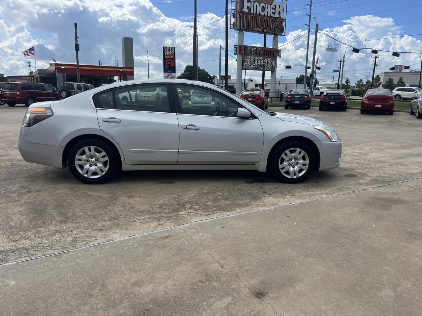 2012 silver Nissan Altima 2.5 S (1N4AL2AP0CN) with an 2.5L L4 DOHC 16V engine, Automatic transmission, located at 14700 Tomball Parkway 249, Houston, TX, 77086, (281) 444-2200, 29.928619, -95.504074 - Photo#7