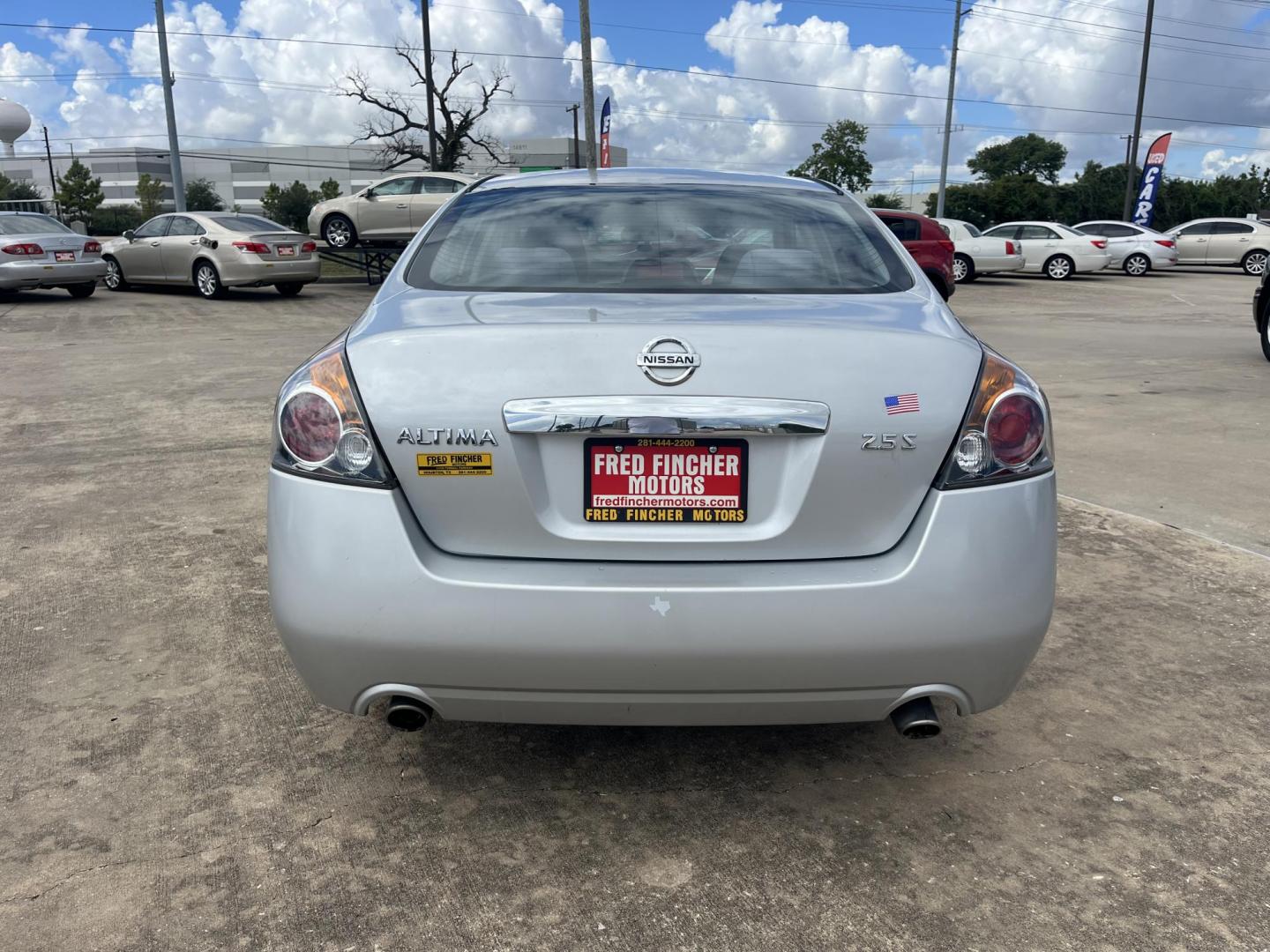 2012 silver Nissan Altima 2.5 S (1N4AL2AP0CN) with an 2.5L L4 DOHC 16V engine, Automatic transmission, located at 14700 Tomball Parkway 249, Houston, TX, 77086, (281) 444-2200, 29.928619, -95.504074 - Photo#5