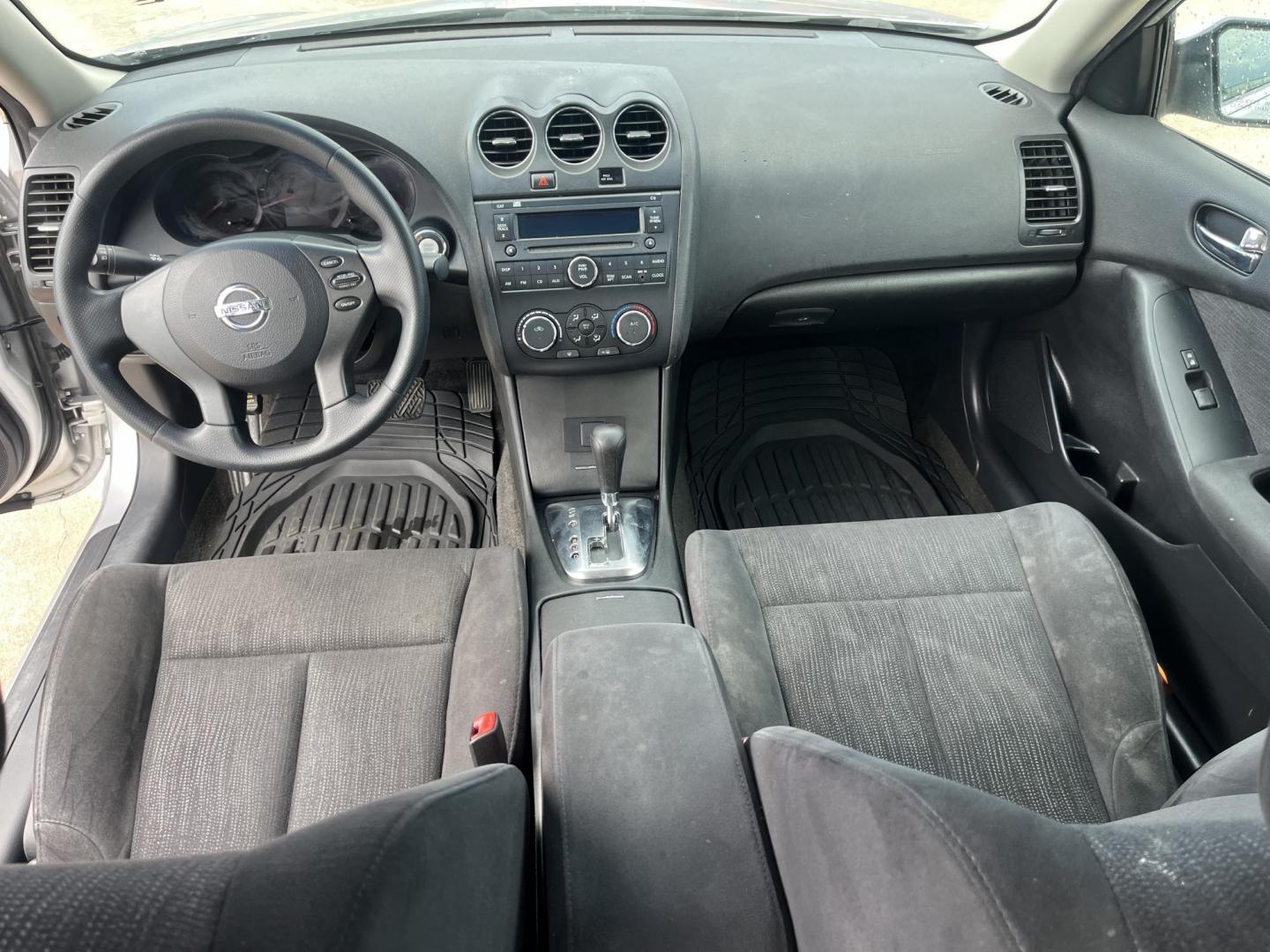 2012 silver Nissan Altima 2.5 S (1N4AL2AP0CN) with an 2.5L L4 DOHC 16V engine, Automatic transmission, located at 14700 Tomball Parkway 249, Houston, TX, 77086, (281) 444-2200, 29.928619, -95.504074 - Photo#10