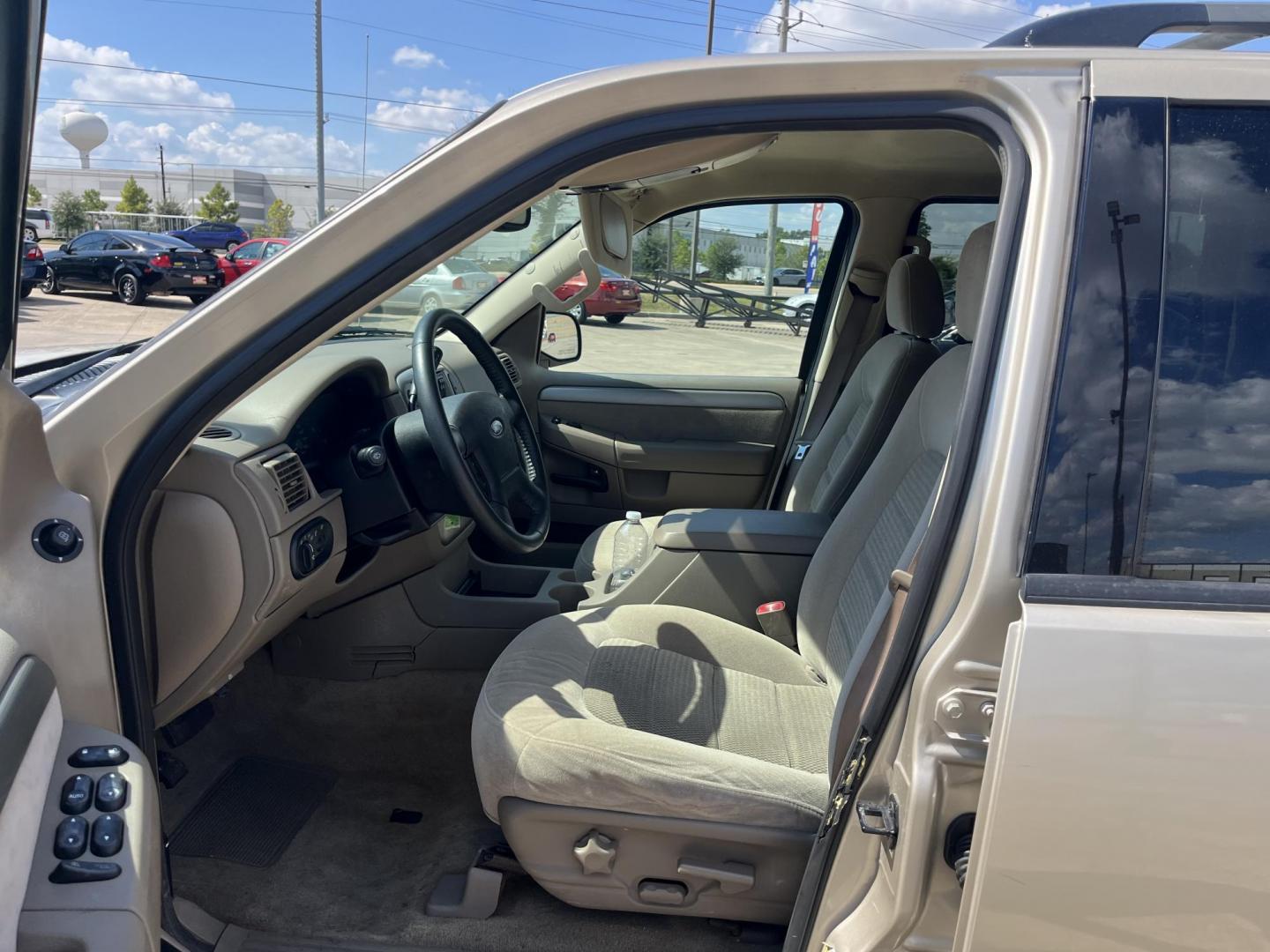 2004 GOLD Ford Explorer XLT 4.0L 2WD (1FMZU63K34U) with an 4.0L V6 SOHC 12V FFV engine, 5-Speed Automatic Overdrive transmission, located at 14700 Tomball Parkway 249, Houston, TX, 77086, (281) 444-2200, 29.928619, -95.504074 - Photo#8