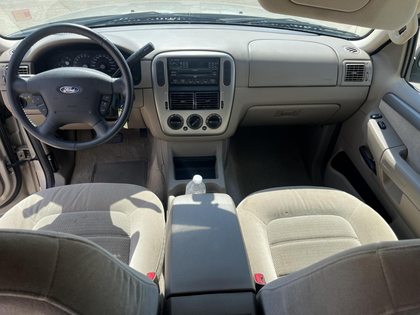 2004 GOLD Ford Explorer XLT 4.0L 2WD (1FMZU63K34U) with an 4.0L V6 SOHC 12V FFV engine, 5-Speed Automatic Overdrive transmission, located at 14700 Tomball Parkway 249, Houston, TX, 77086, (281) 444-2200, 29.928619, -95.504074 - Photo#10