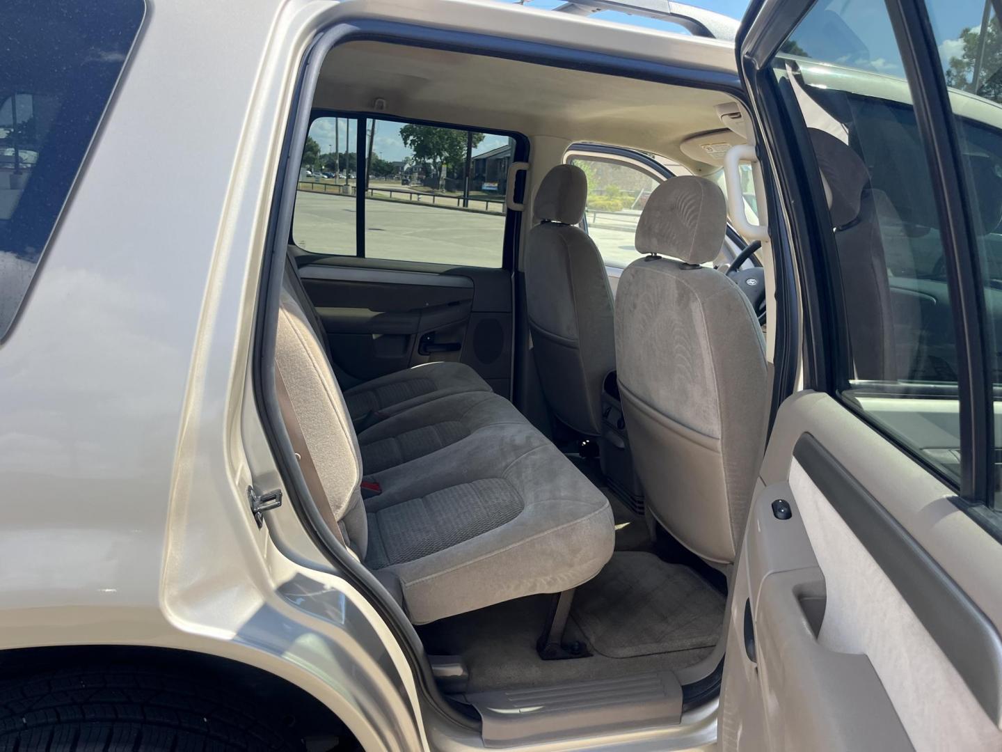 2004 GOLD Ford Explorer XLT 4.0L 2WD (1FMZU63K34U) with an 4.0L V6 SOHC 12V FFV engine, 5-Speed Automatic Overdrive transmission, located at 14700 Tomball Parkway 249, Houston, TX, 77086, (281) 444-2200, 29.928619, -95.504074 - Photo#12