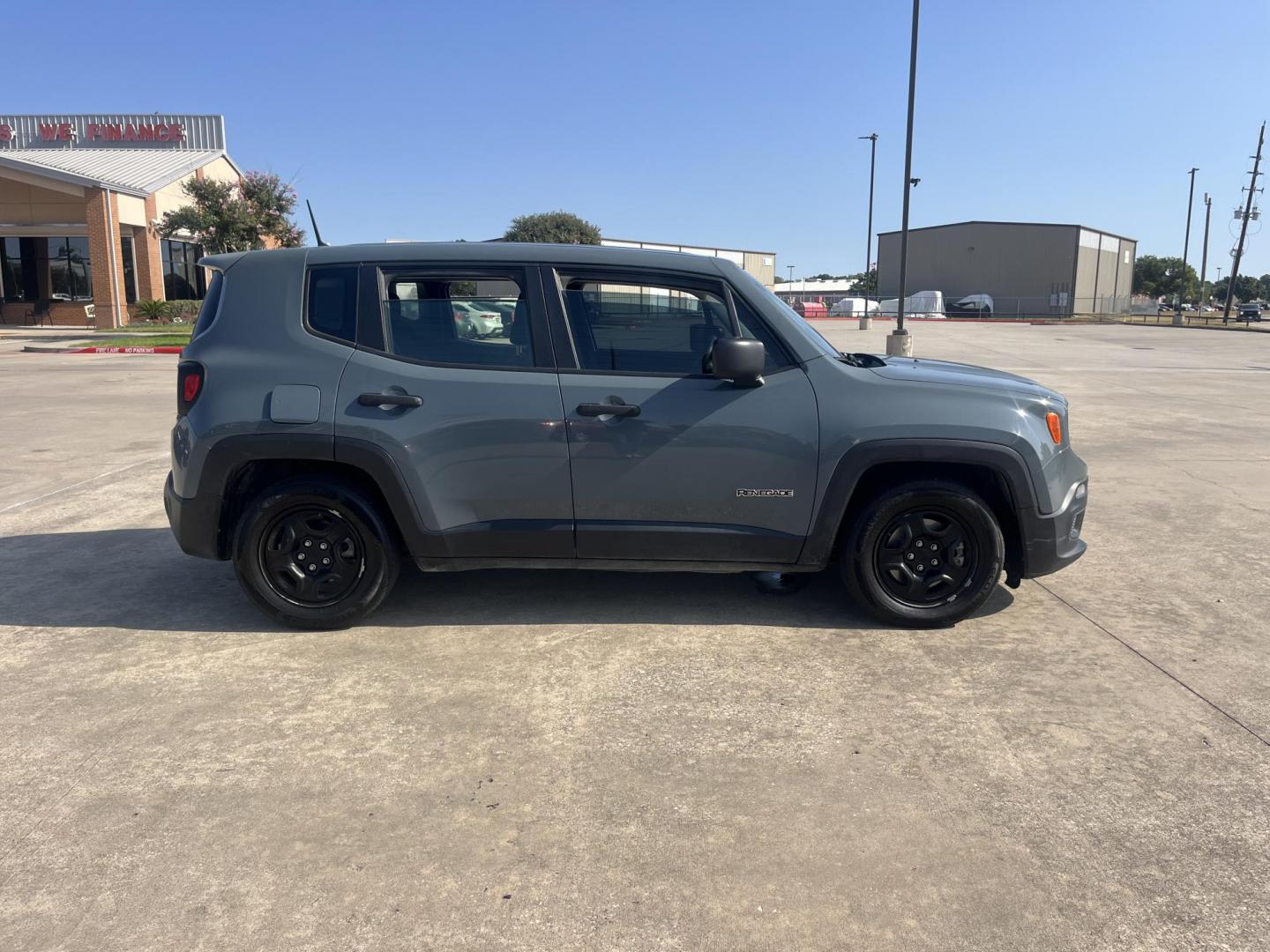 2017 Jeep Renegade Sport FWD (ZACCJAAB6HP) with an 2.4L L4 DOHC 16V engine, 6M transmission, located at 14700 Tomball Parkway 249, Houston, TX, 77086, (281) 444-2200, 29.928619, -95.504074 - Photo#7