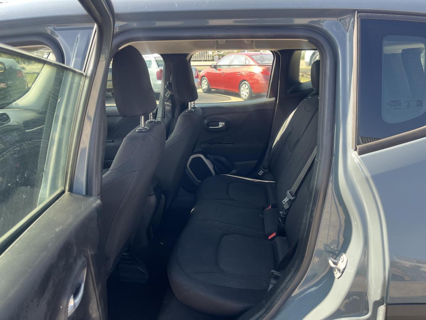 2017 Jeep Renegade Sport FWD (ZACCJAAB6HP) with an 2.4L L4 DOHC 16V engine, 6M transmission, located at 14700 Tomball Parkway 249, Houston, TX, 77086, (281) 444-2200, 29.928619, -95.504074 - Photo#9